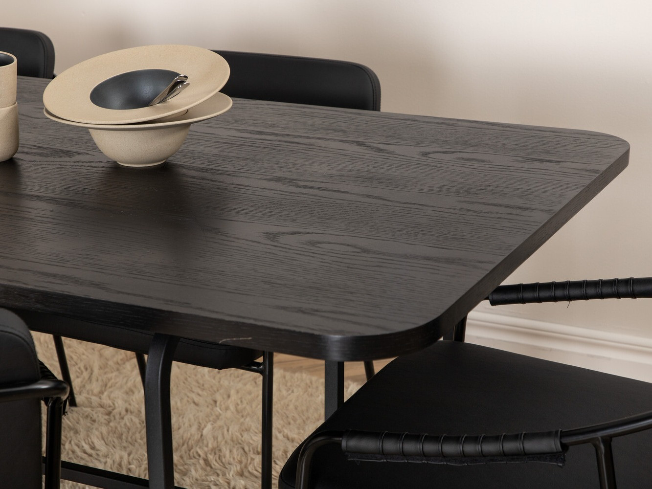 Valgomojo komplektas Dallas 2797 (Juoda)