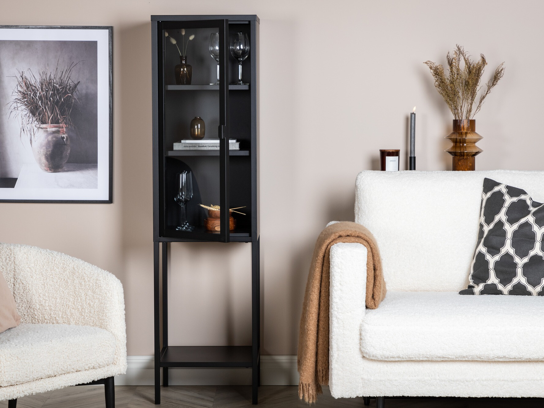 Lentyna Dallas 118 (Juoda)