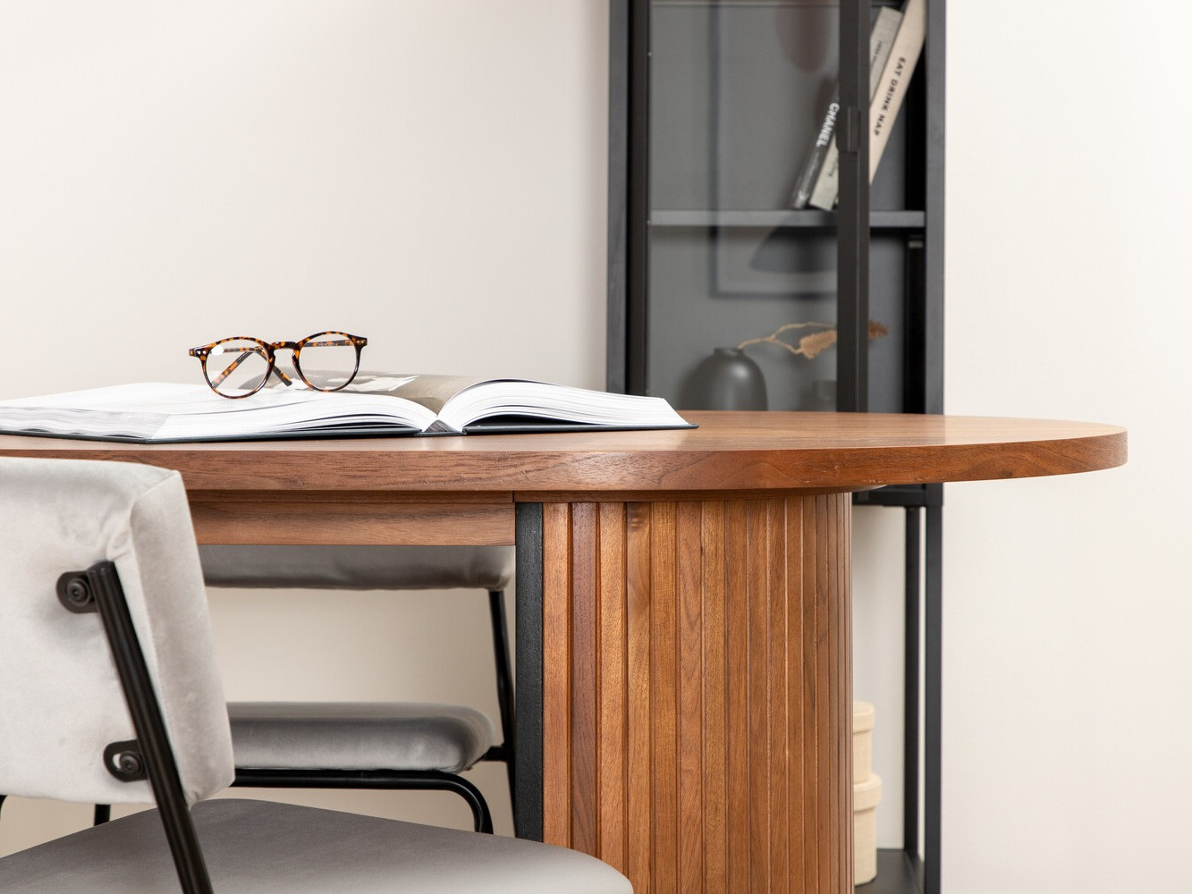 Valgomojo komplektas Dallas 2741 (Šviesi pilka + Juoda)