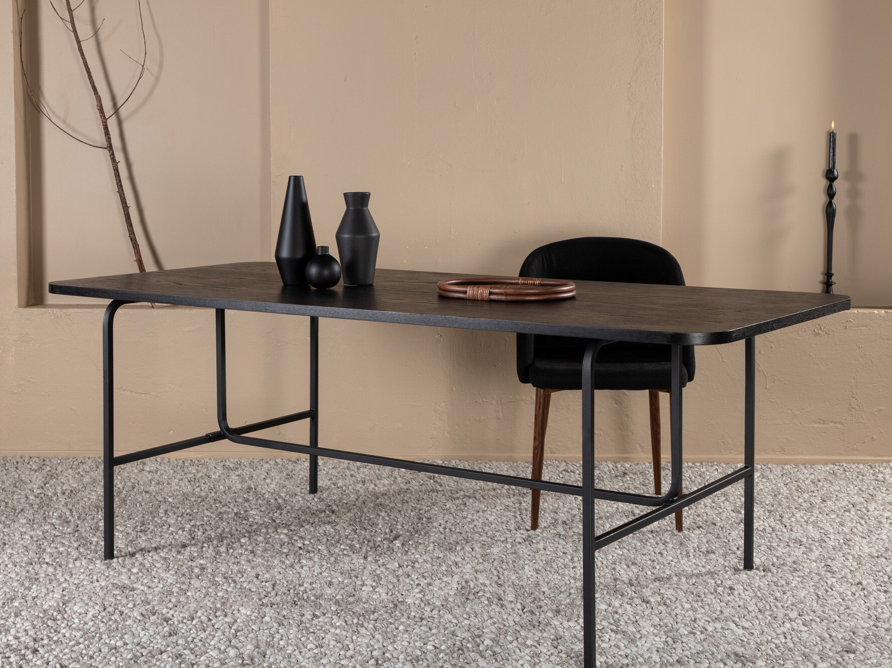 Stalas Dallas 1717 (Juoda)