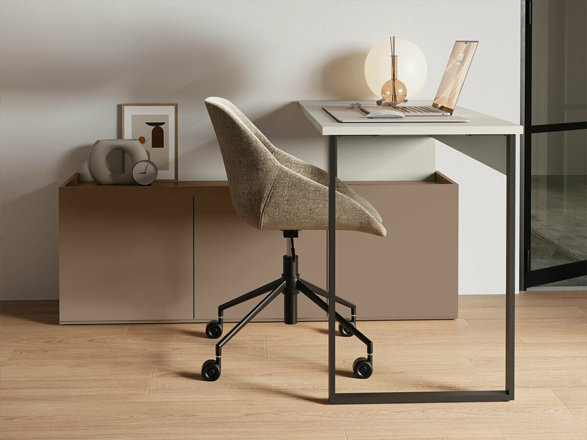 Kampinis darbo stalas Tivseva 109