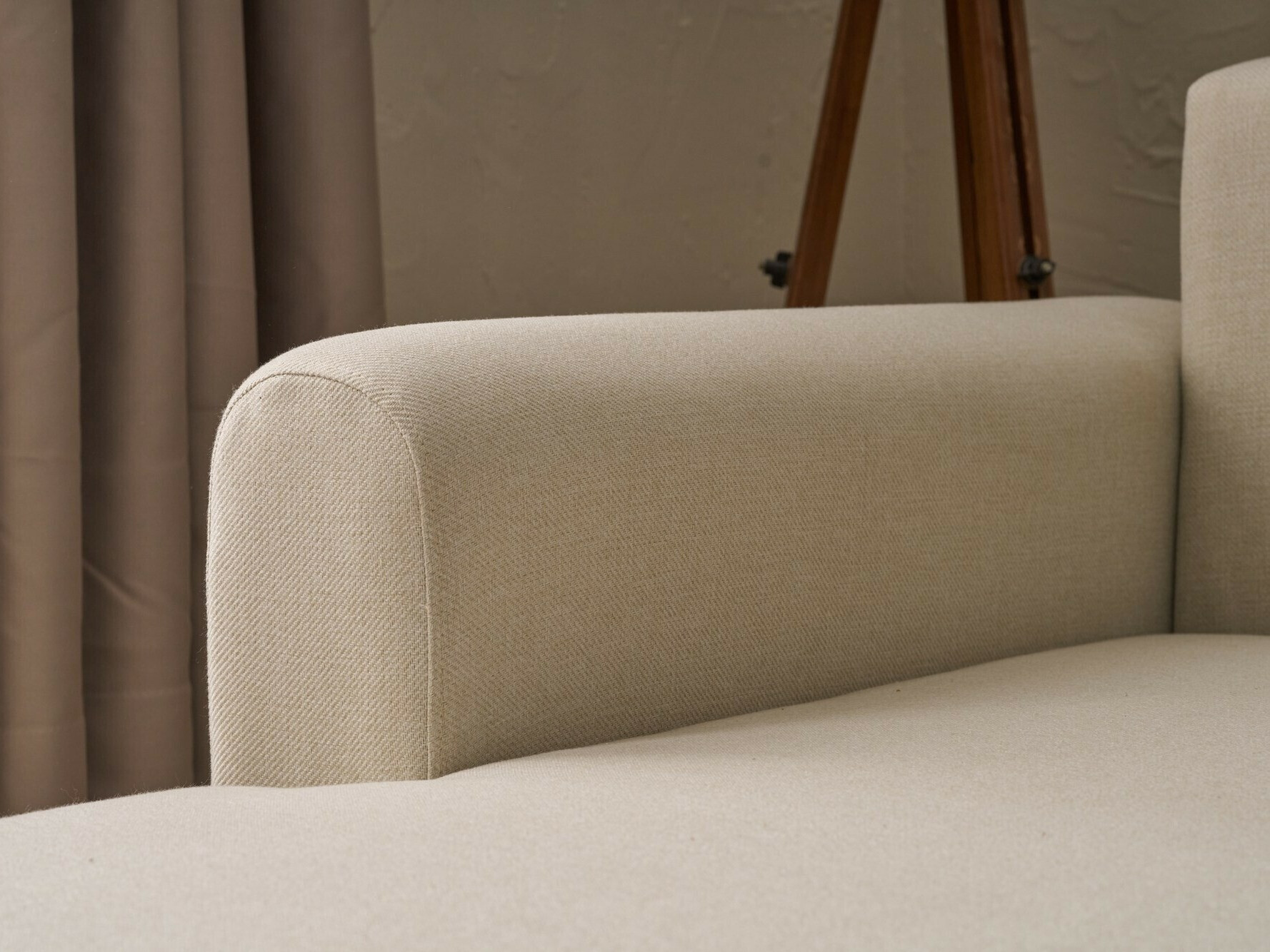 Minkštas kampas Altadena 592 (Kreminė)