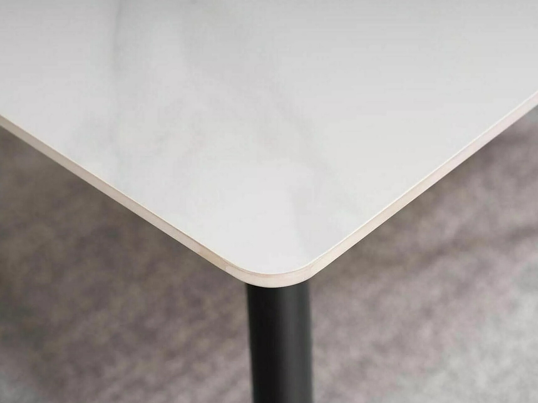 Stalas Detroit 803 (Baltas marmuras)