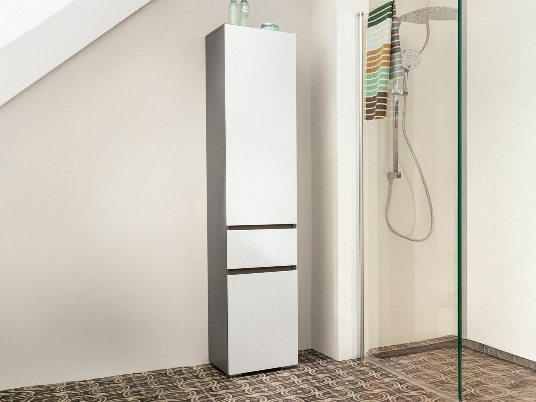 Pastatoma vonios spintelė Soncamu 106 (Balta + Antracitas)