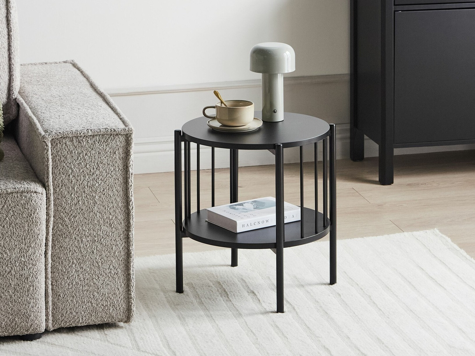 Šoninis staliukas Berwyn 2284