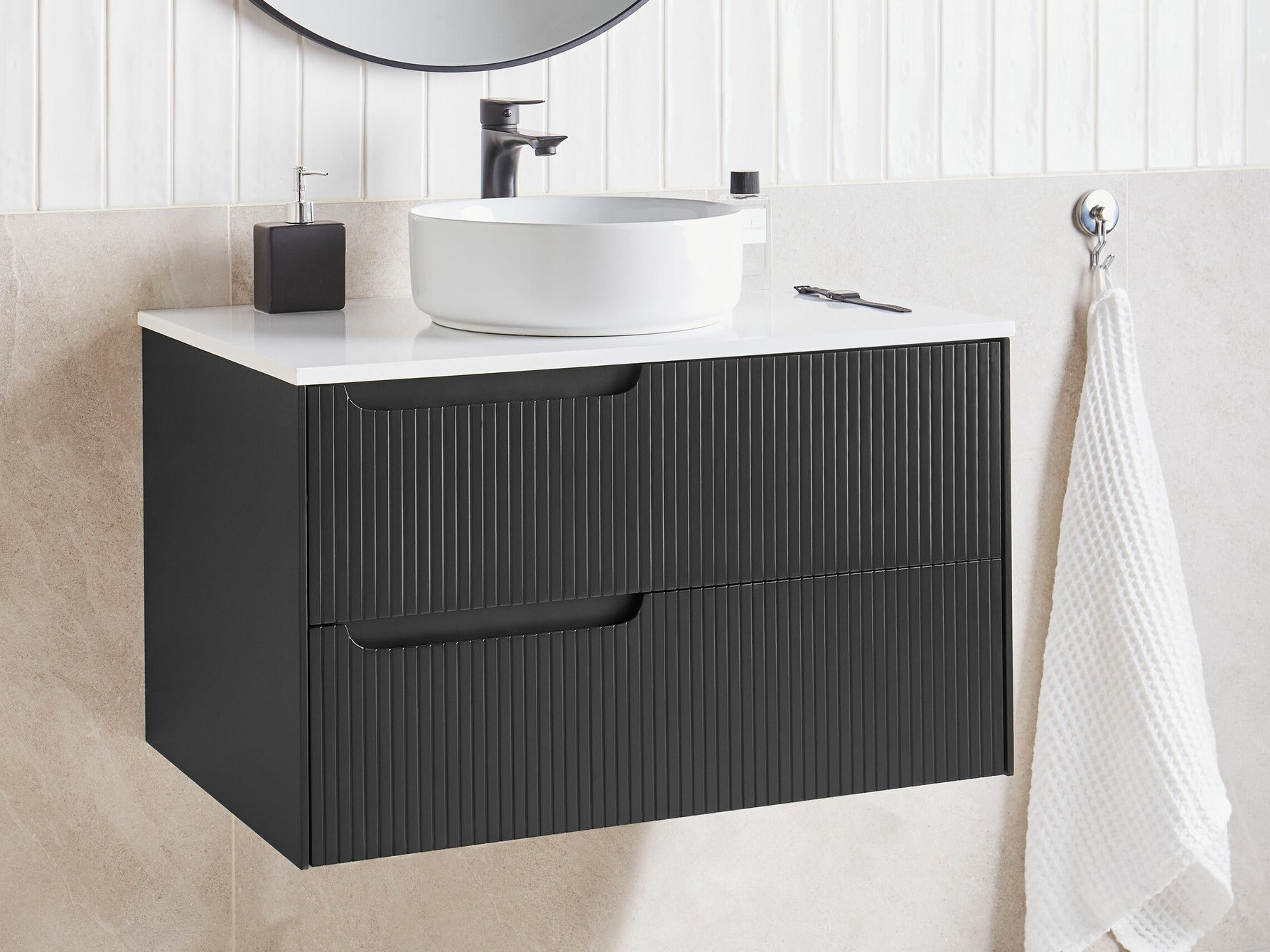 Pakabinama vonios spintelė praustuvui Berwyn 2307 (Juoda)