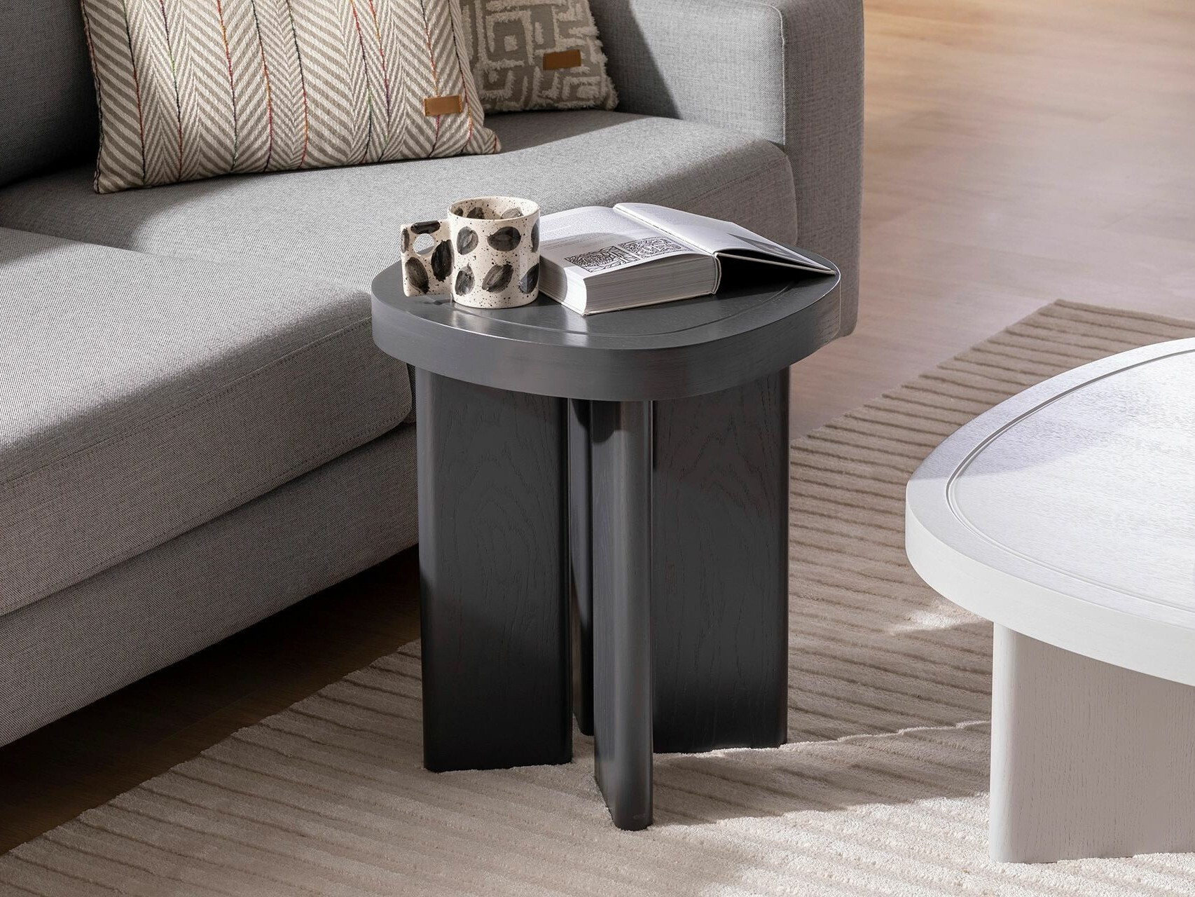 Šoninis staliukas Kailua 2332