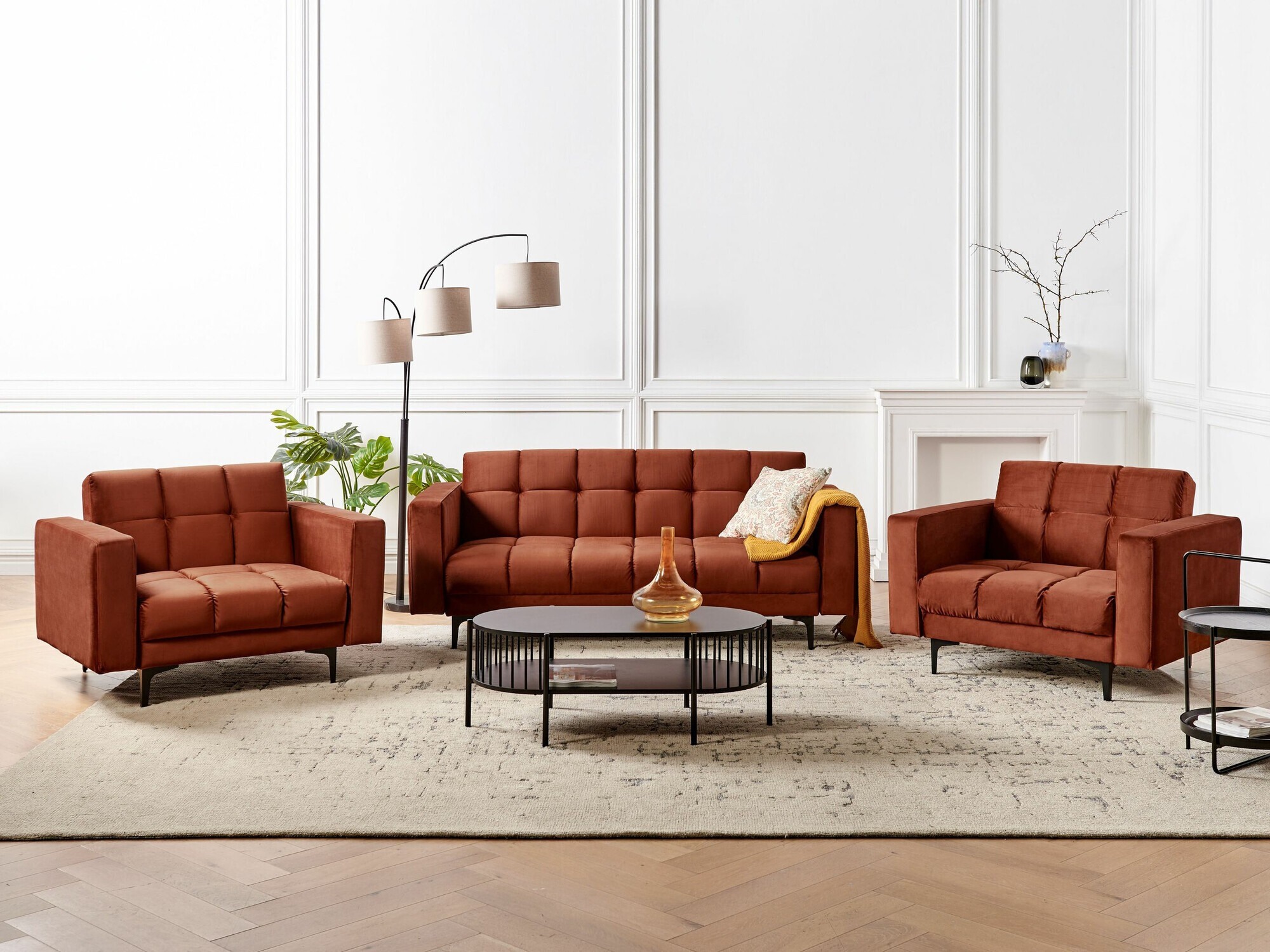 Raudoni minkštų baldų komplektai