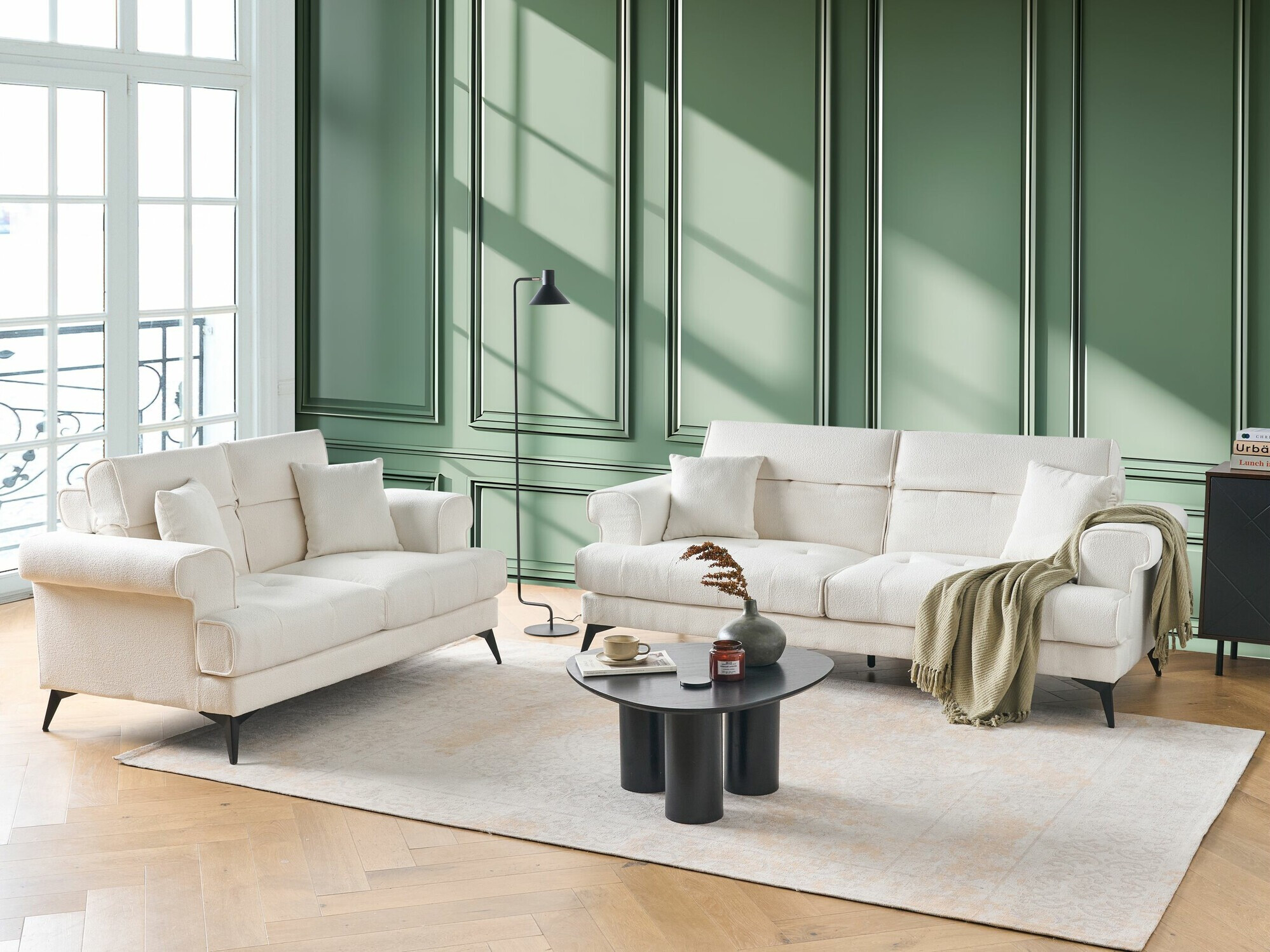 Balti minkštų baldų komplektai