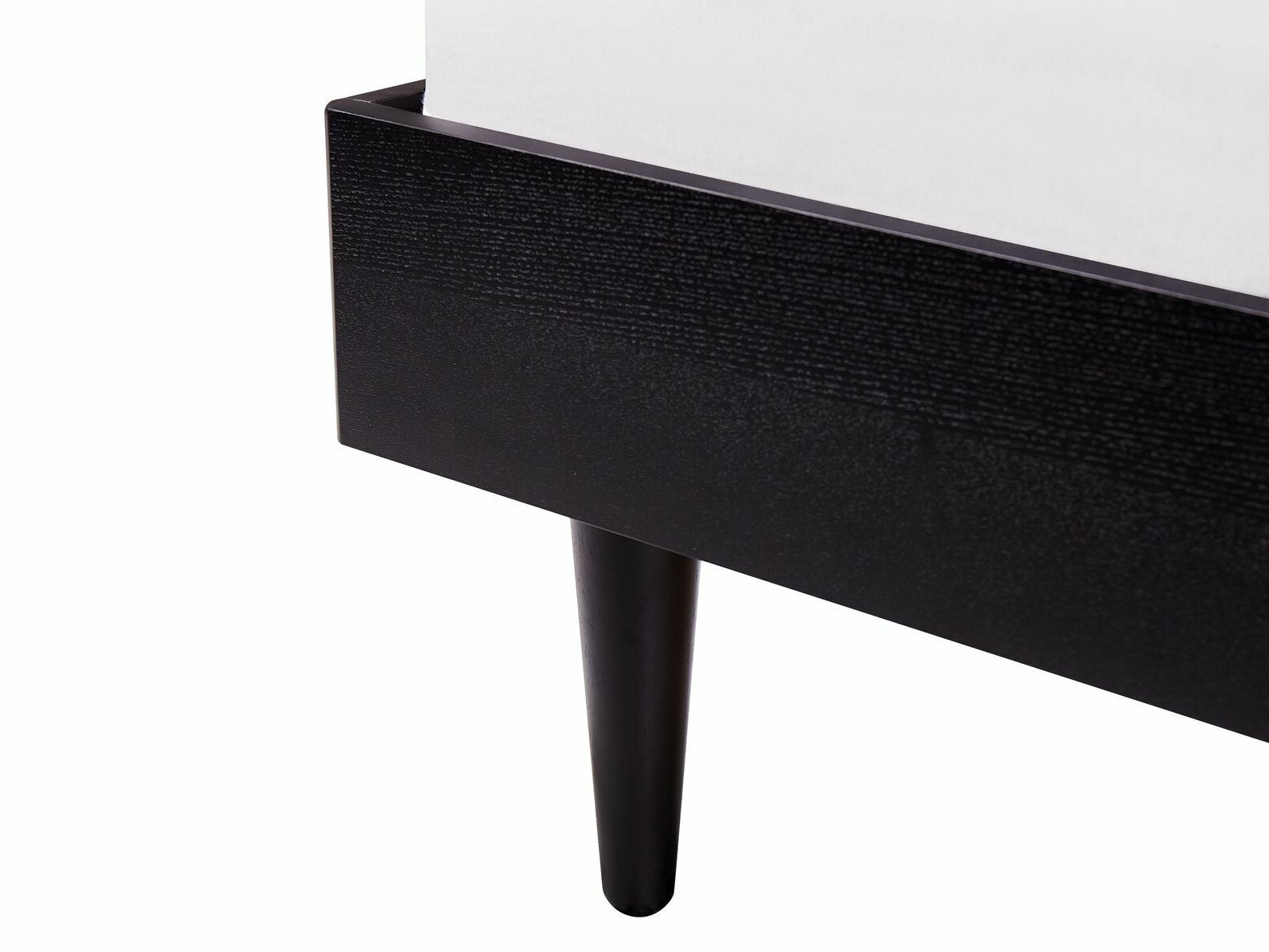 Lova Berwyn 1990 (Juoda)