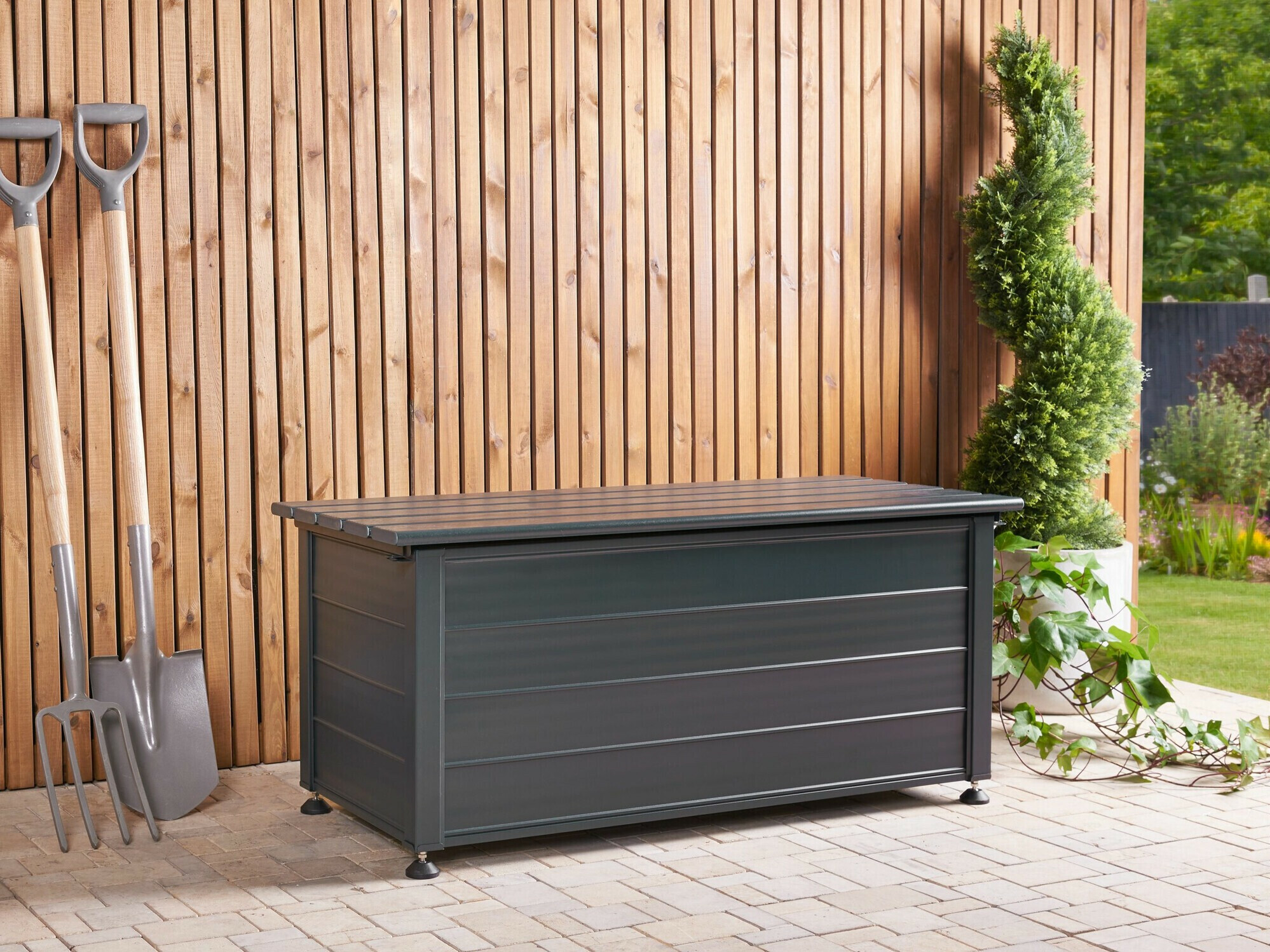 Lauko daiktadėžė Berwyn 2504 (Pilka)