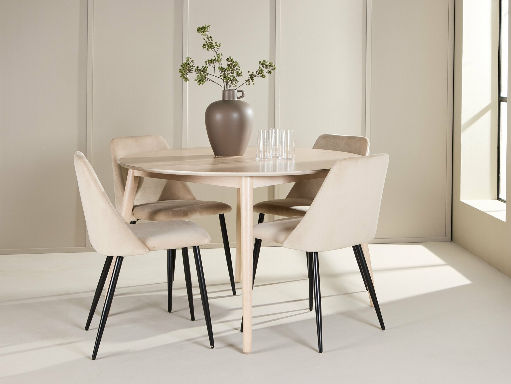 Valgomojo komplektas Dallas 4759