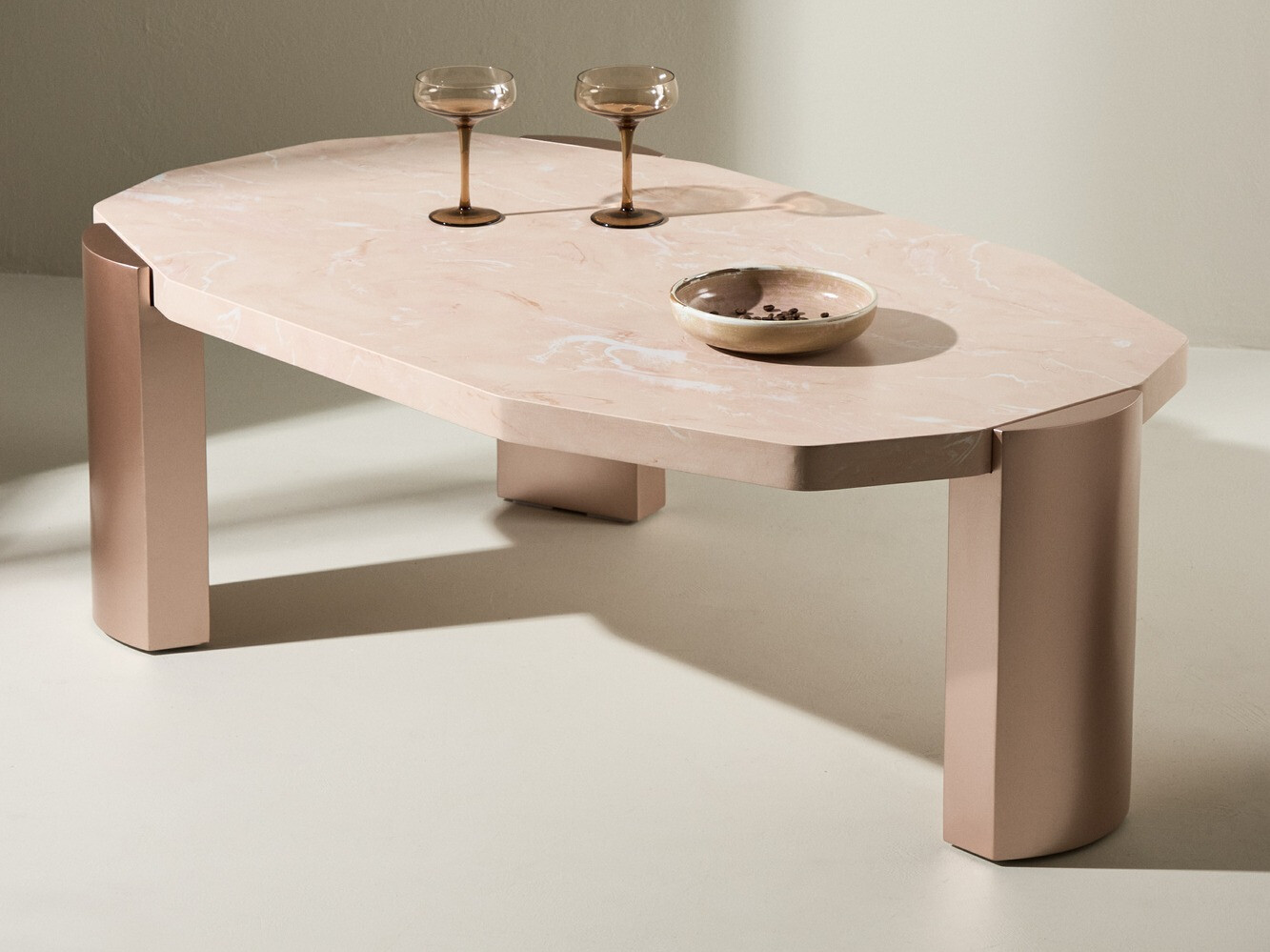 Žurnalinis staliukas Dallas 4792 (Smėlinė + Rudas marmuras)