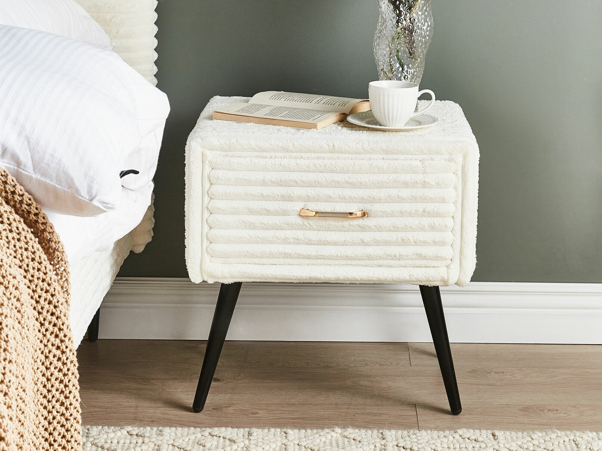 Naktinis staliukas Berwyn 2590 (Balta)