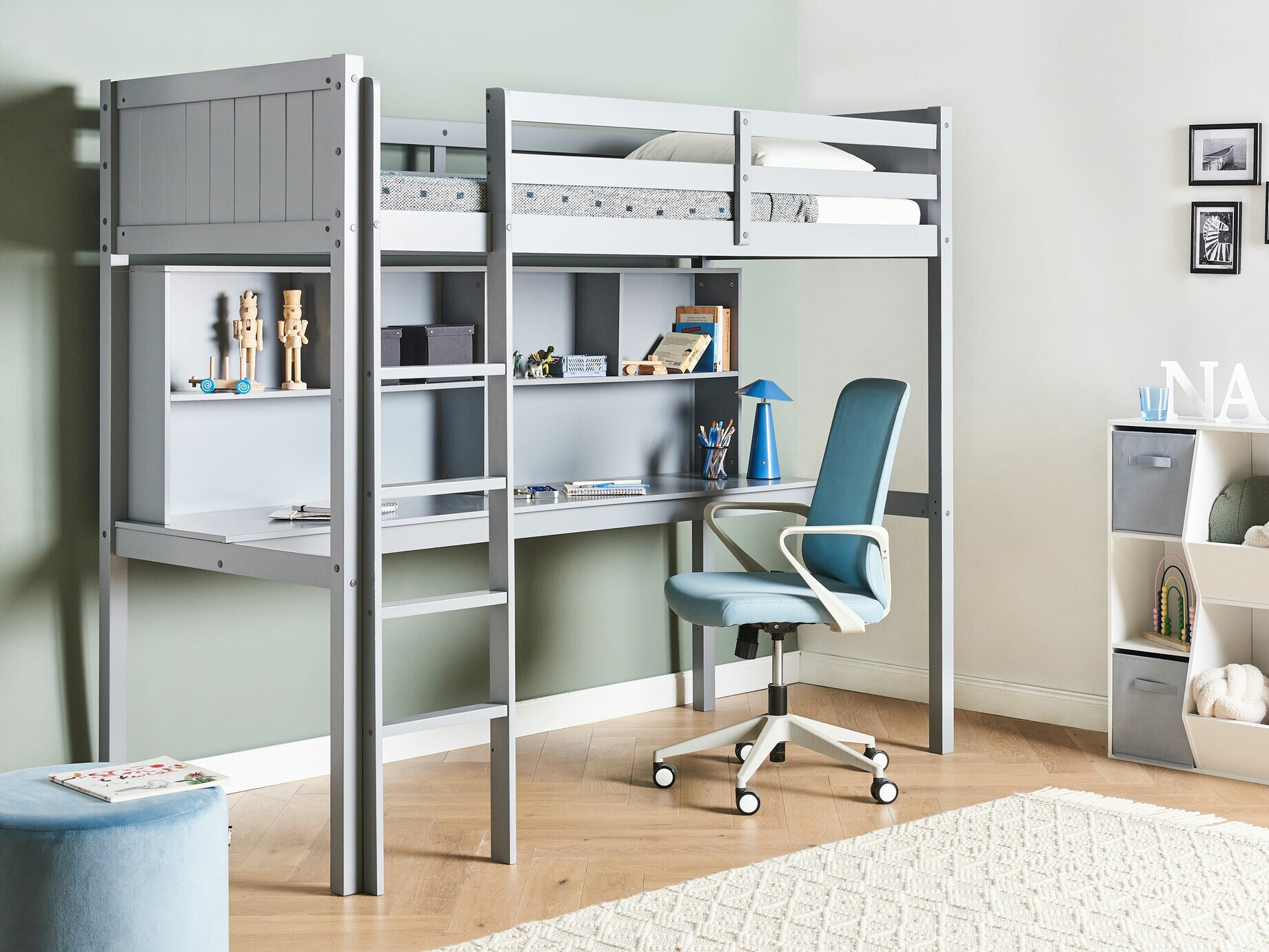 Aukšta lova Berwyn 2614 (Pilka)