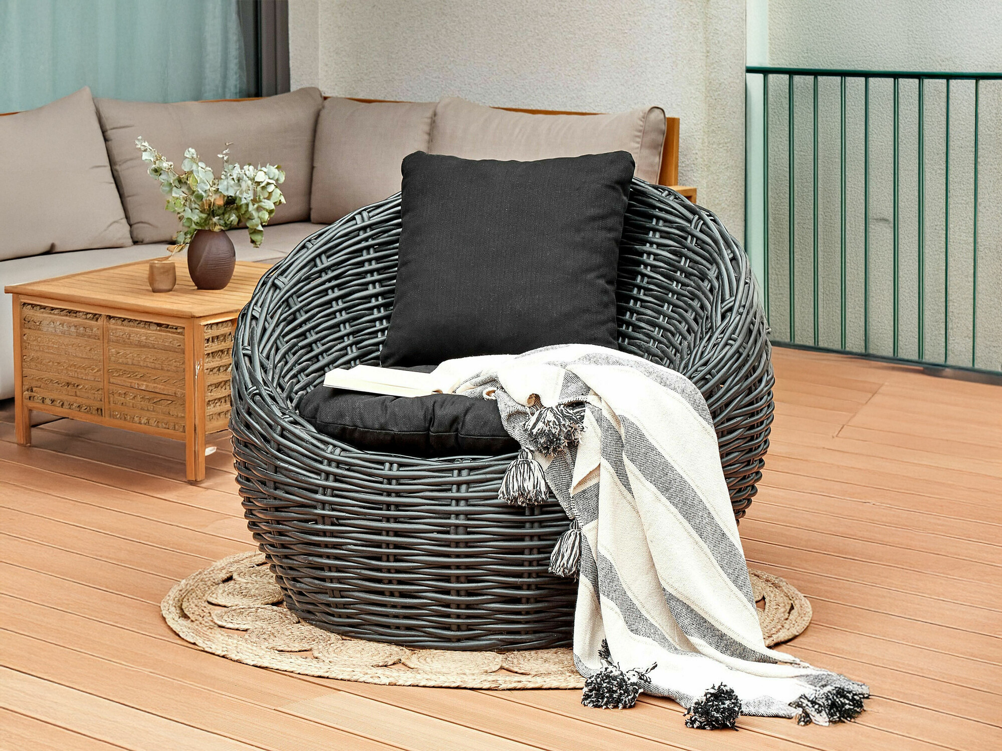 Lauko fotelis Berwyn 2598 (Juoda)