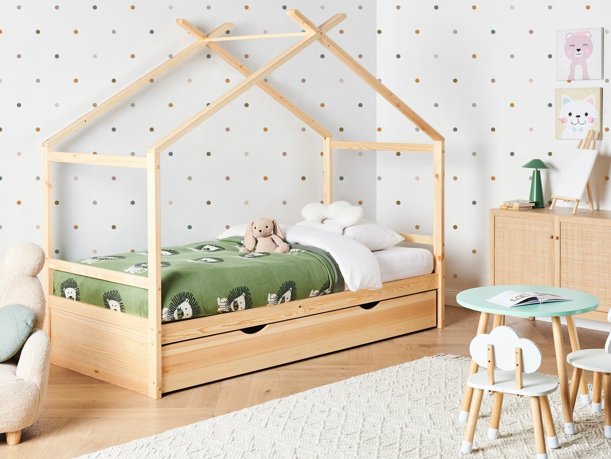 Lova Berwyn 2652 (Šviesus medis)