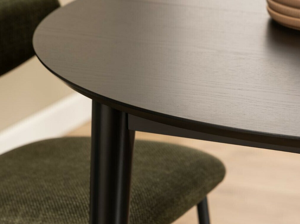 Stalas Norsica 747 (Juoda)