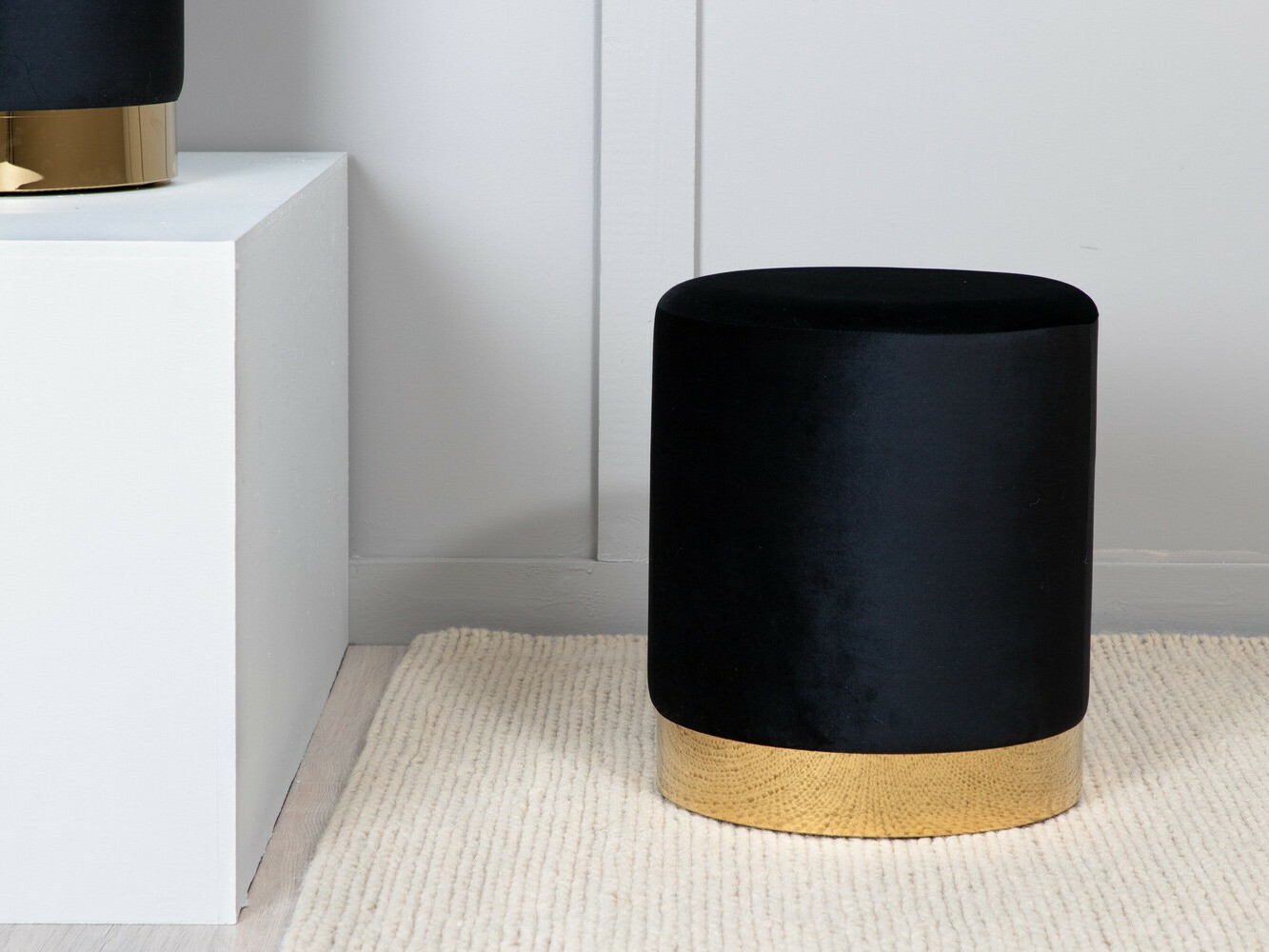 Pufas Dallas 2936 (Juoda + Blizgi geltona)