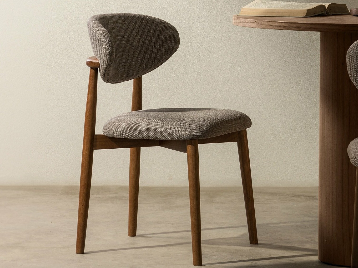 Kėdė Burleson 481 (Pilka + Graikinis riešutas)