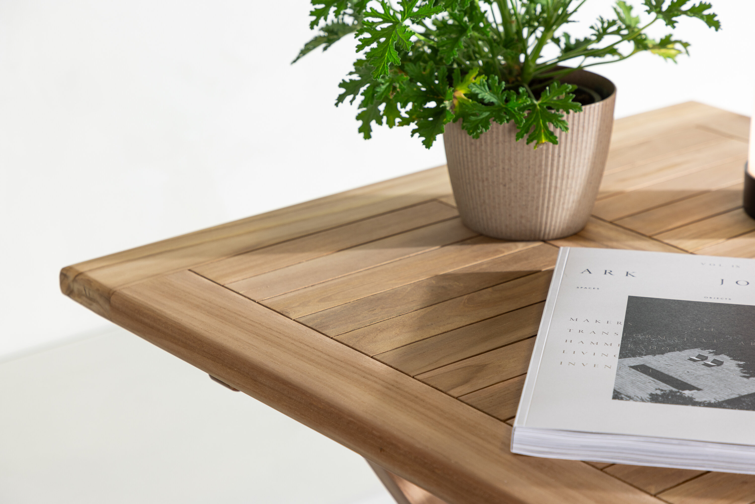 Lauko stalas Nunova 128