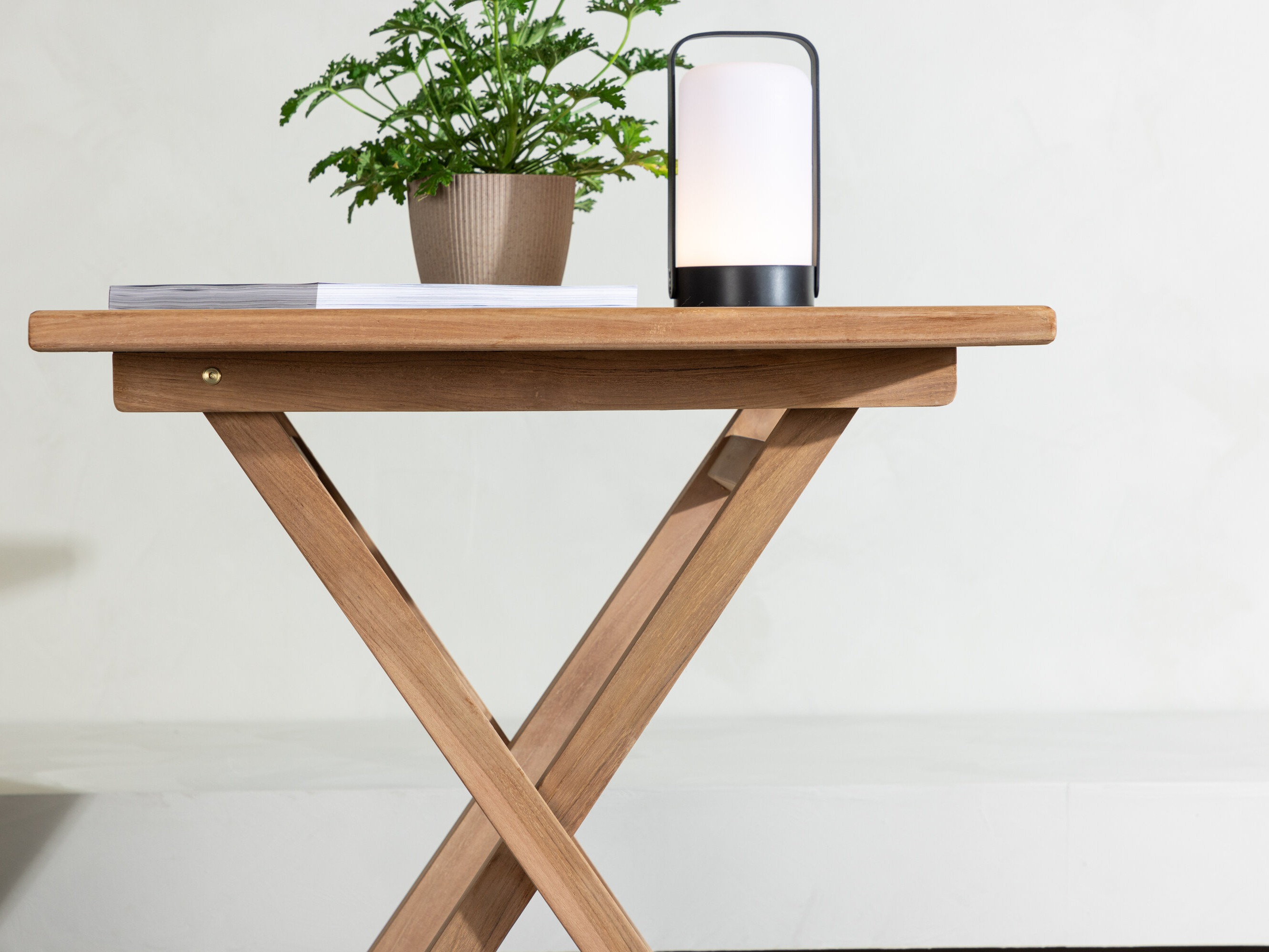 Lauko stalas Nunova 128