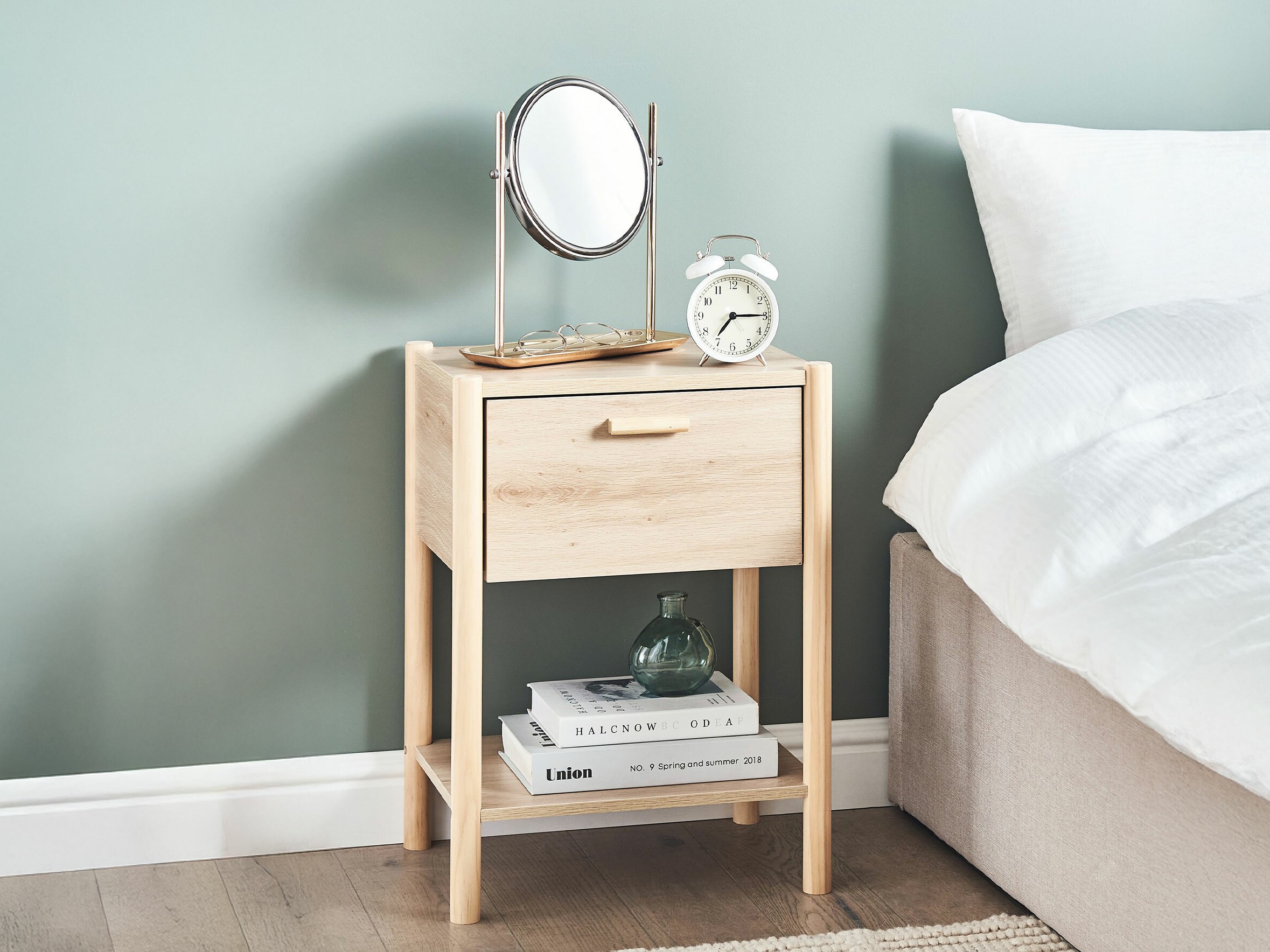 Naktinis staliukas Berwyn 2716