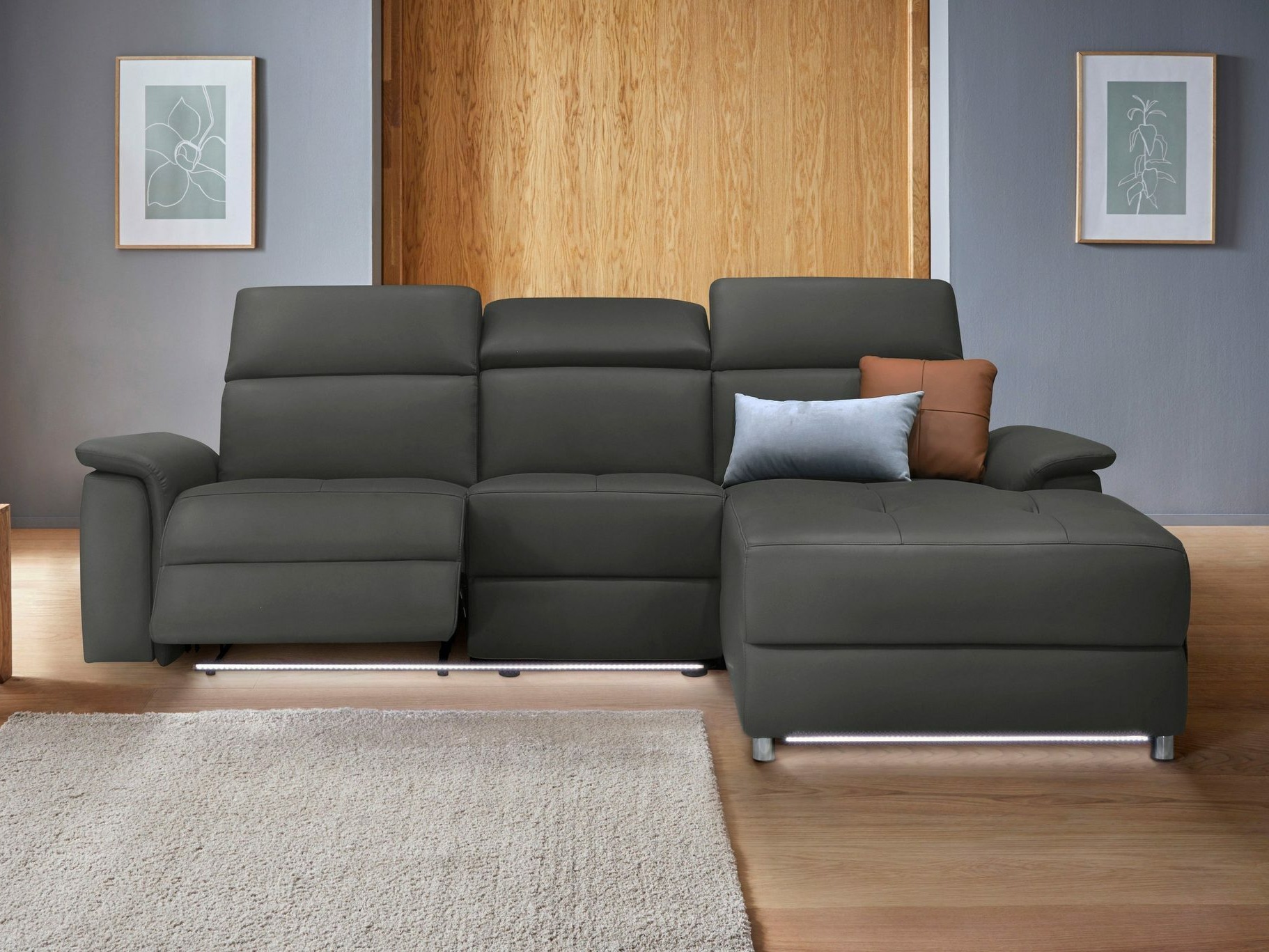 Minkštas kampas reglaineris Denton 1488 (Juoda)