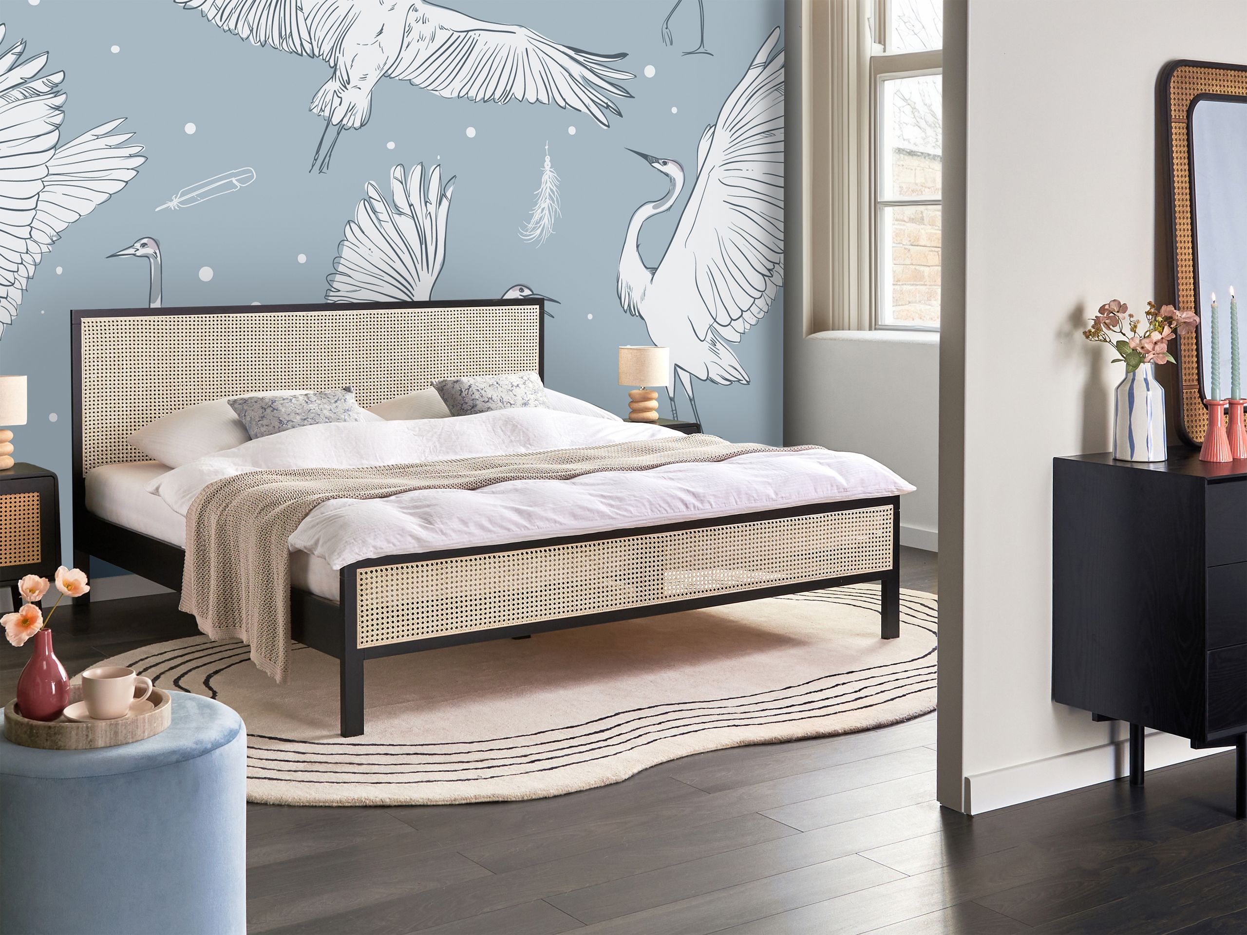 Lova Berwyn 2751 (Juoda)