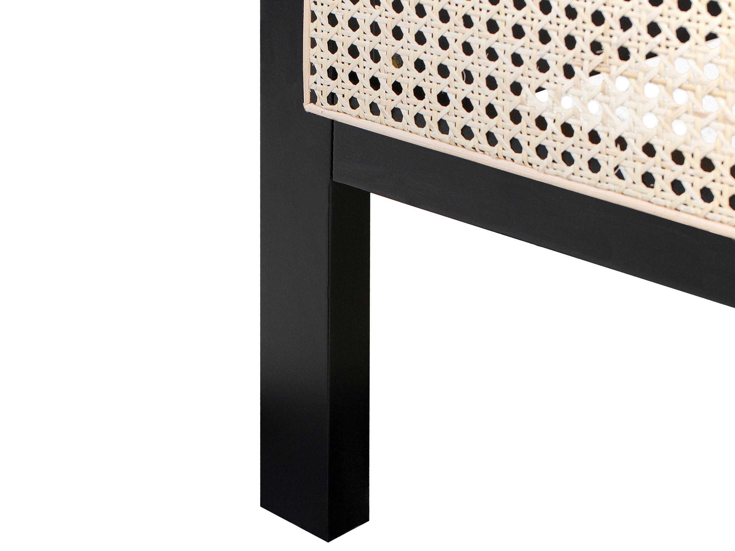 Lova Berwyn 2751 (Juoda)