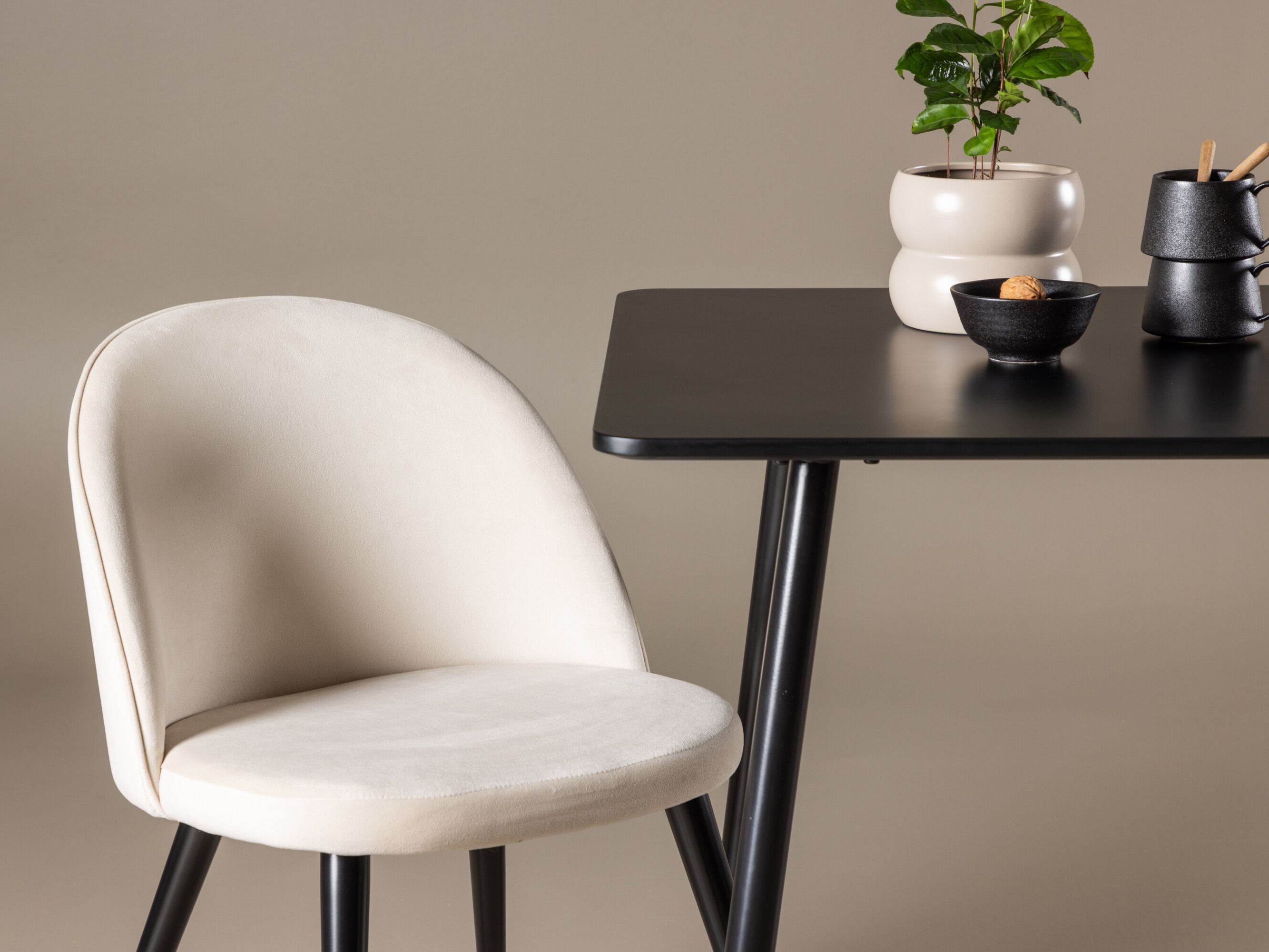 Valgomojo komplektas Dallas 4911