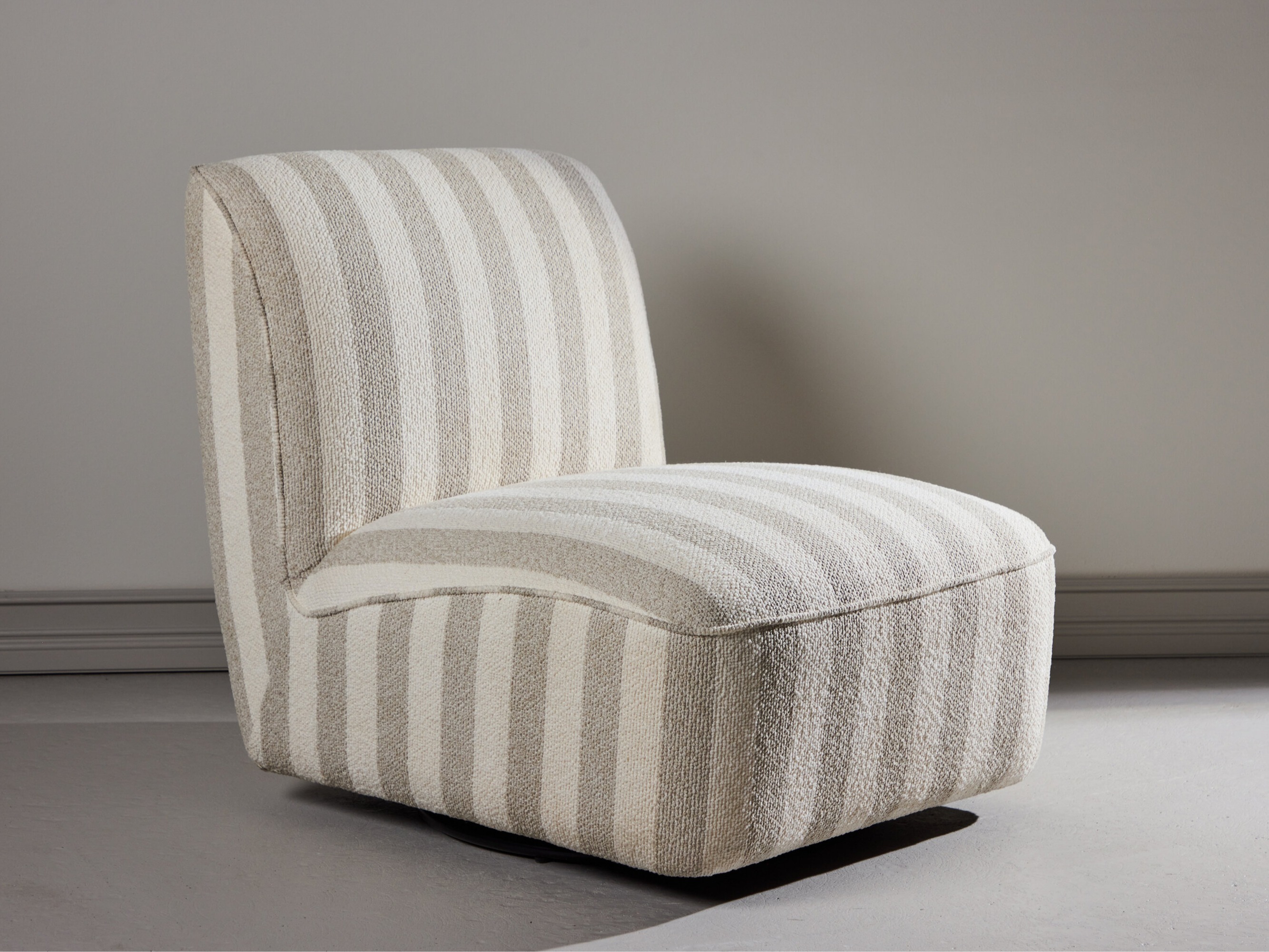 Fotelis Dallas 4958 (Smėlinė)