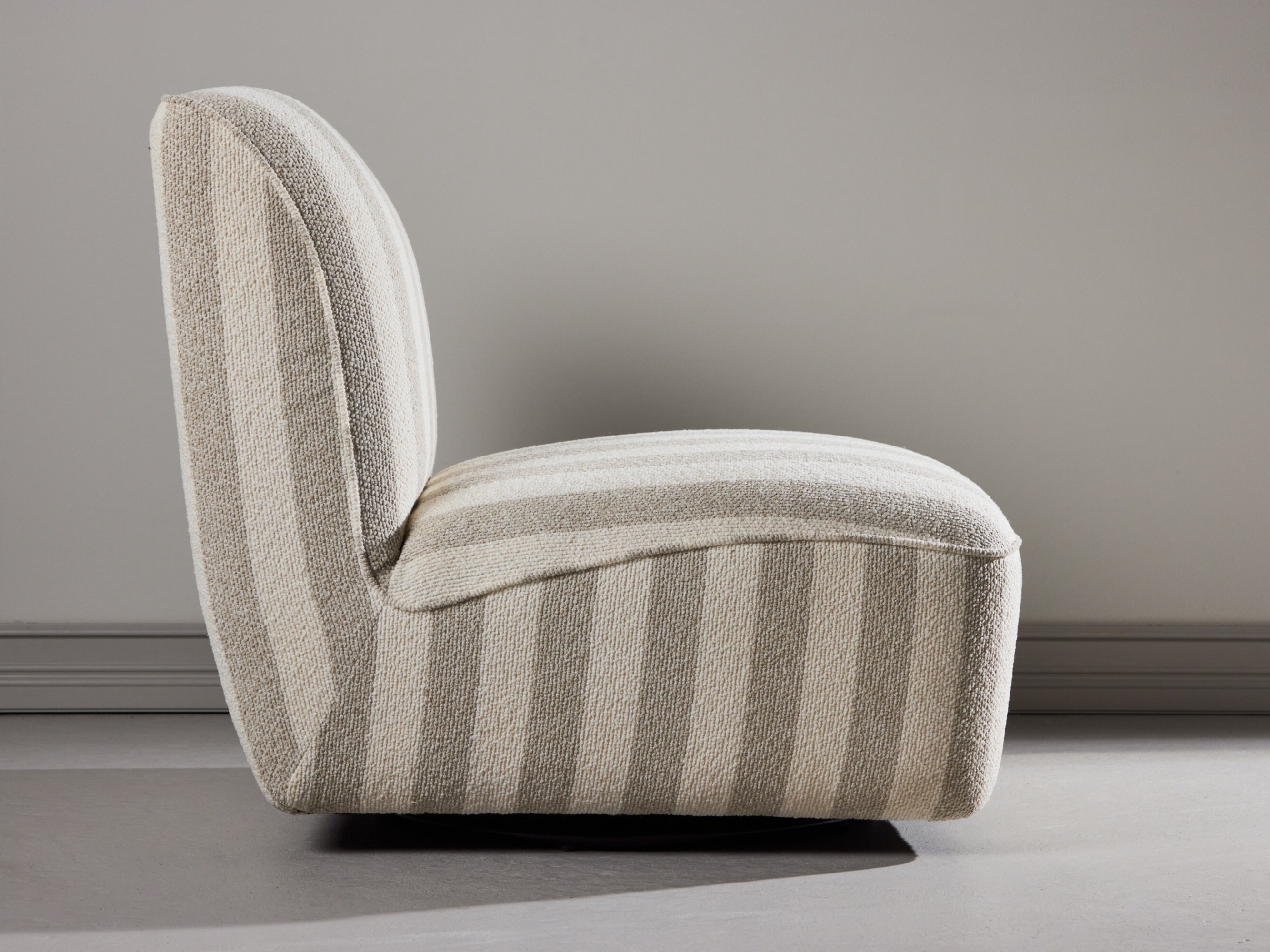 Fotelis Dallas 4958 (Smėlinė)