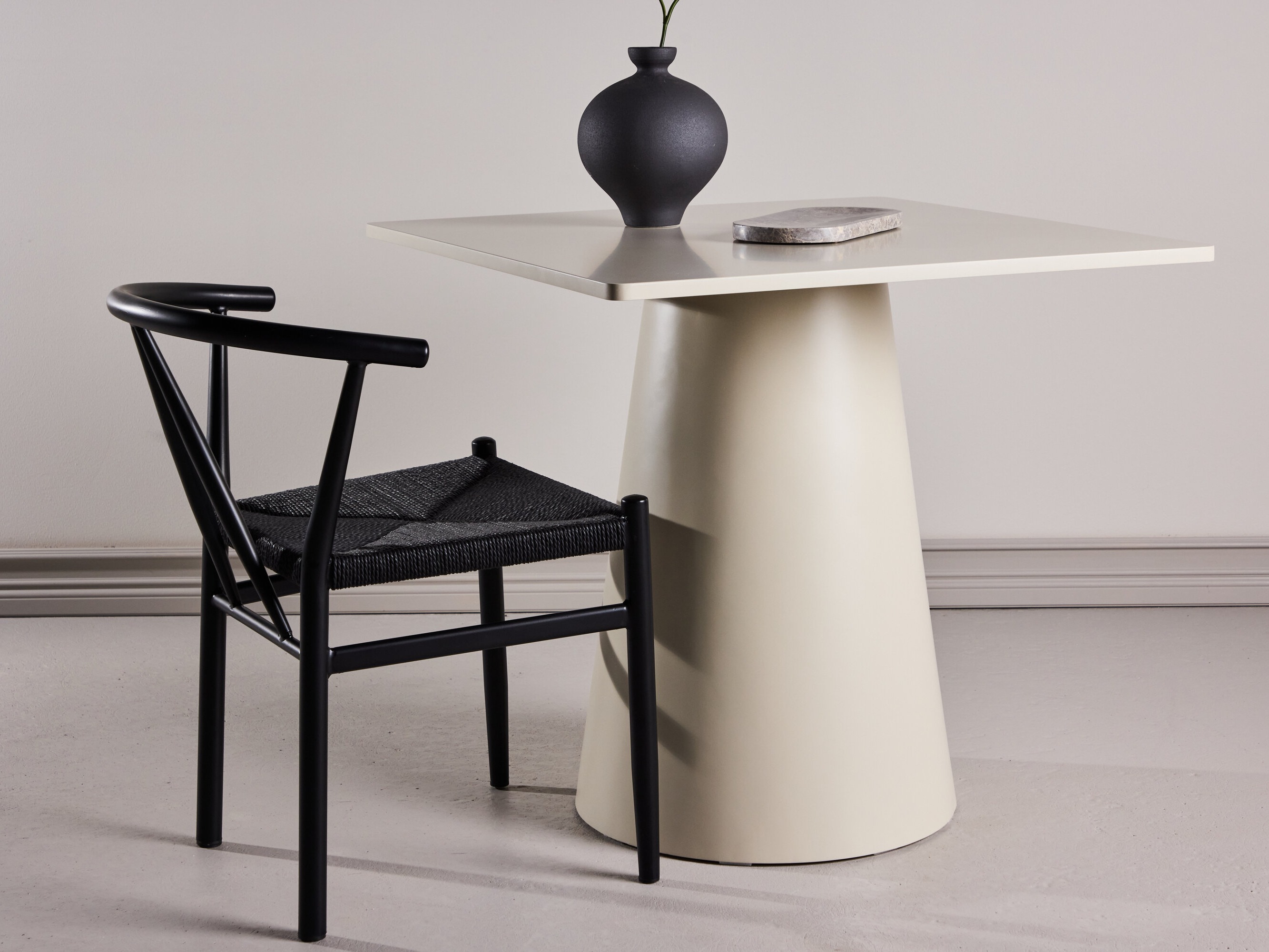 Stalas Dallas 4963 (Smėlinė)