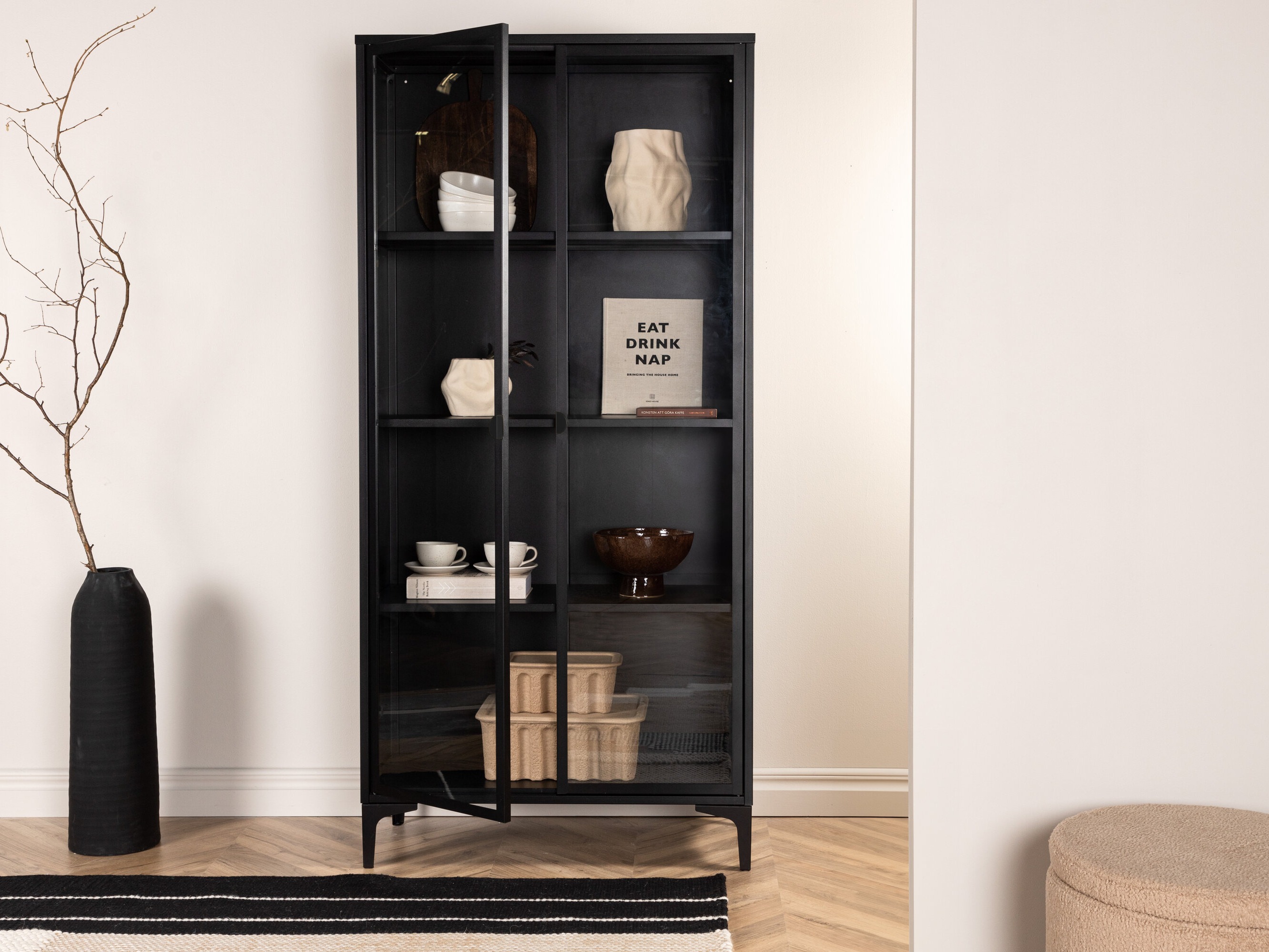 Lentyna Romcamu 103 (Juoda)