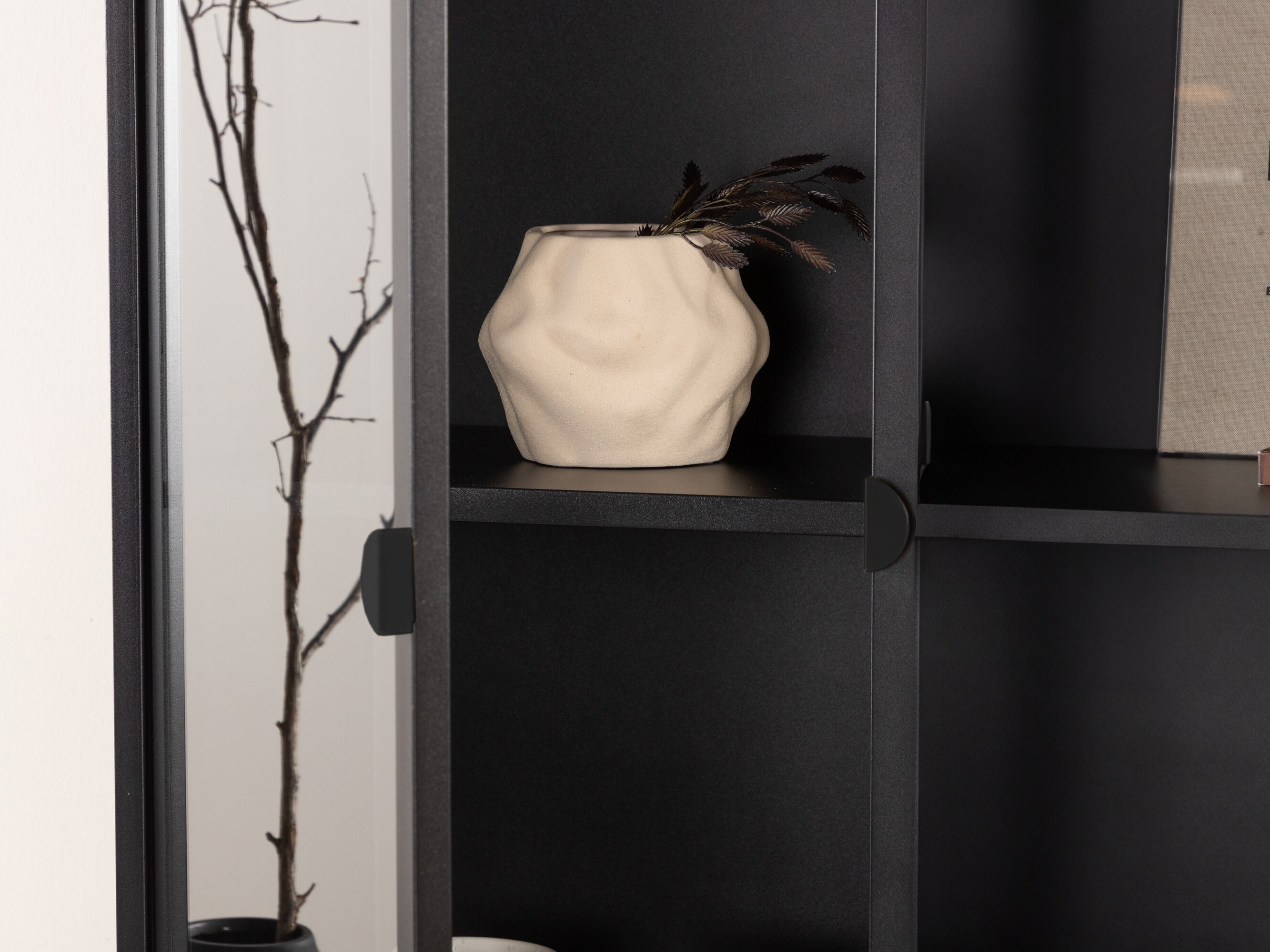 Lentyna Romcamu 103 (Juoda)