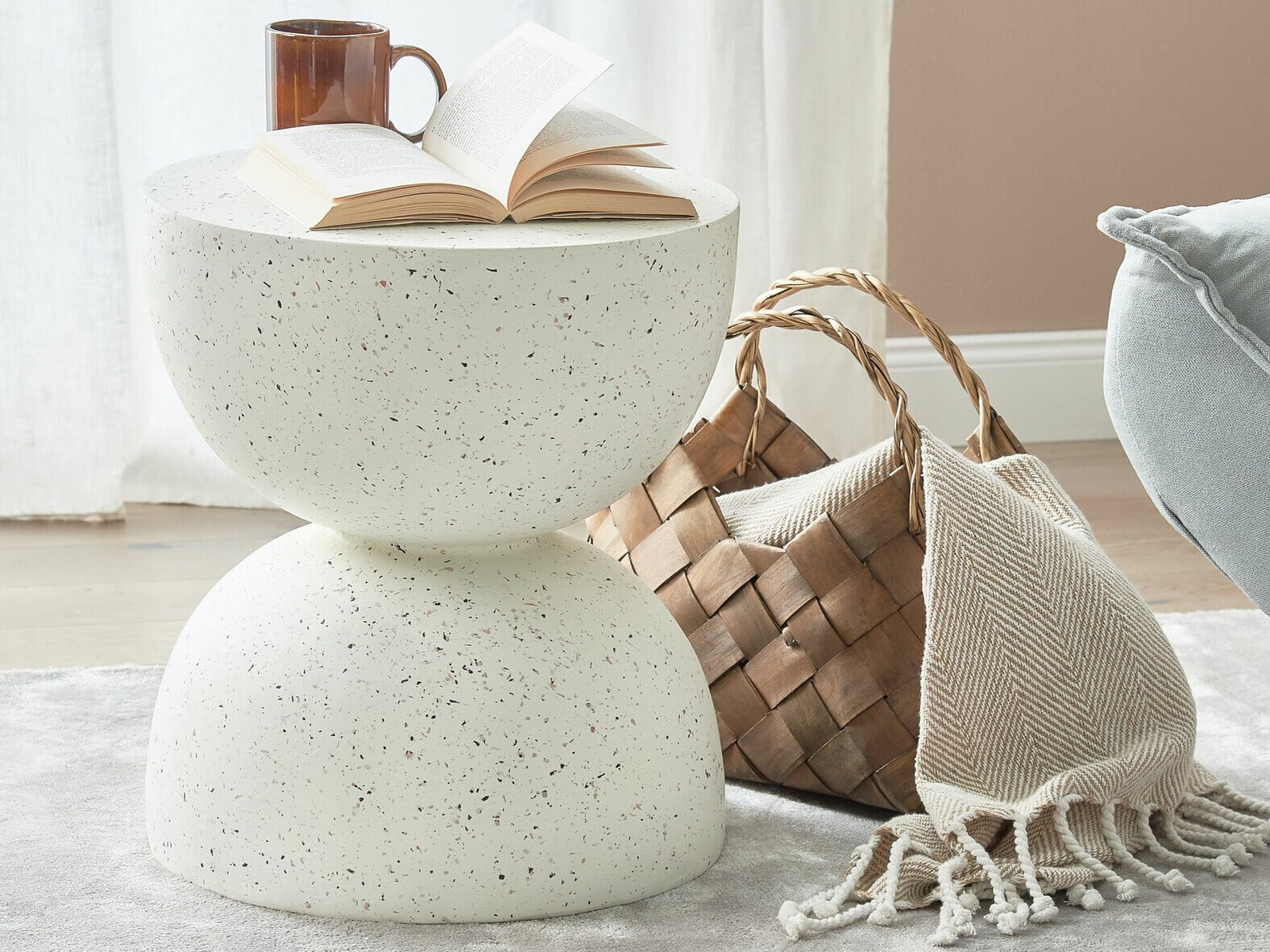 Šoninis staliukas ST8063