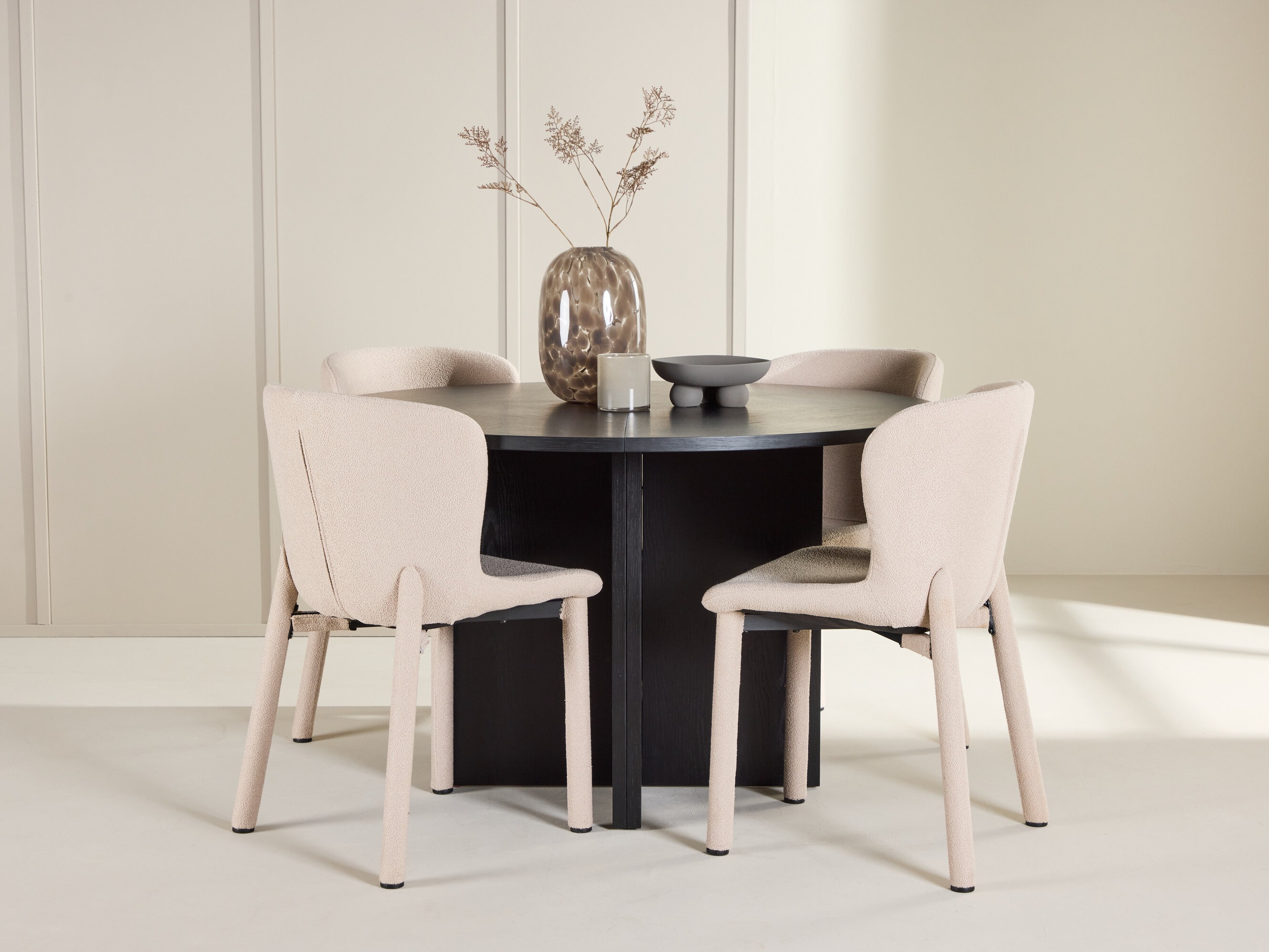 Valgomojo komplektas Dallas 4988 (Juoda)