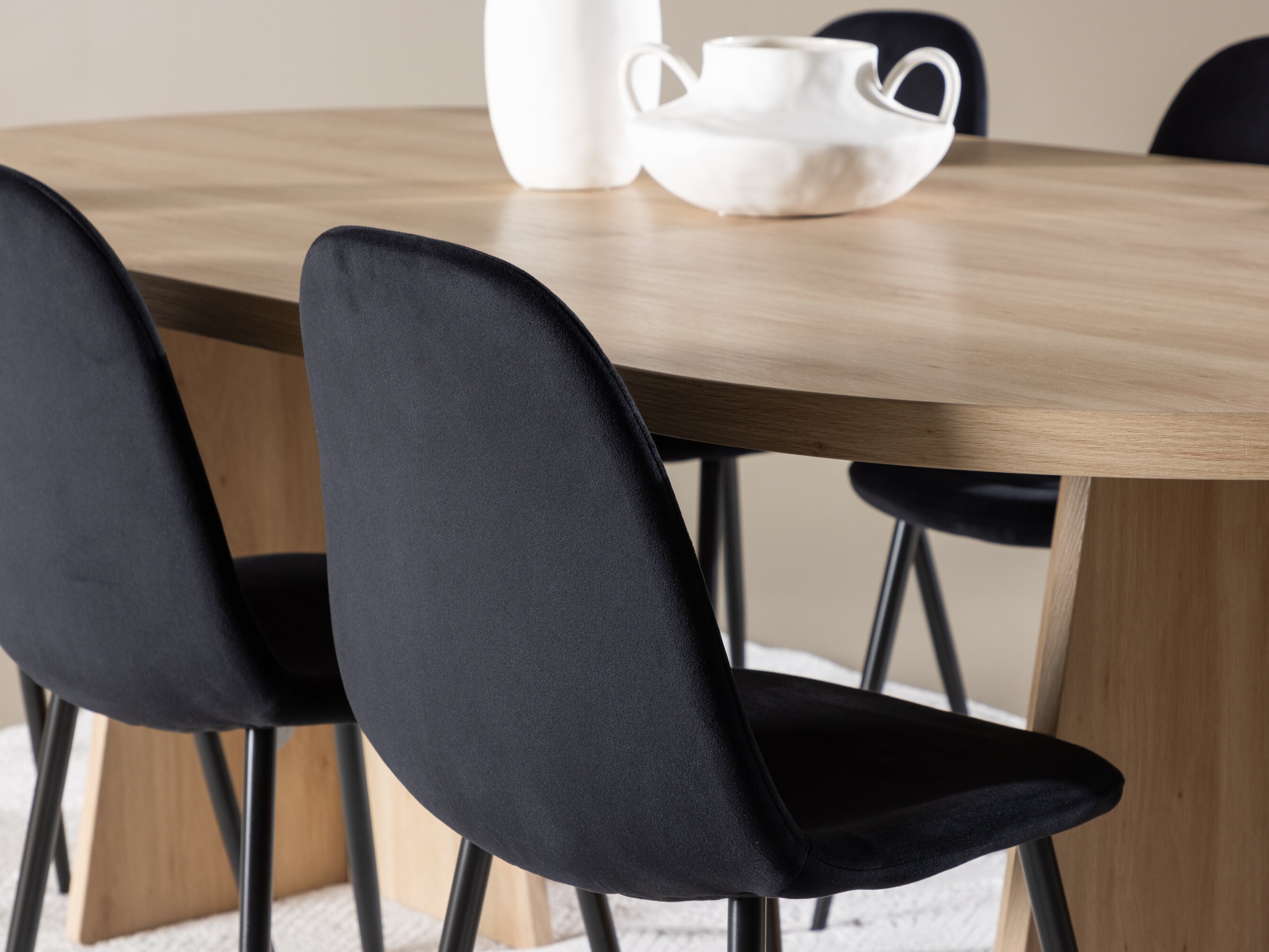 Valgomojo komplektas Dallas 4998 (Juoda)