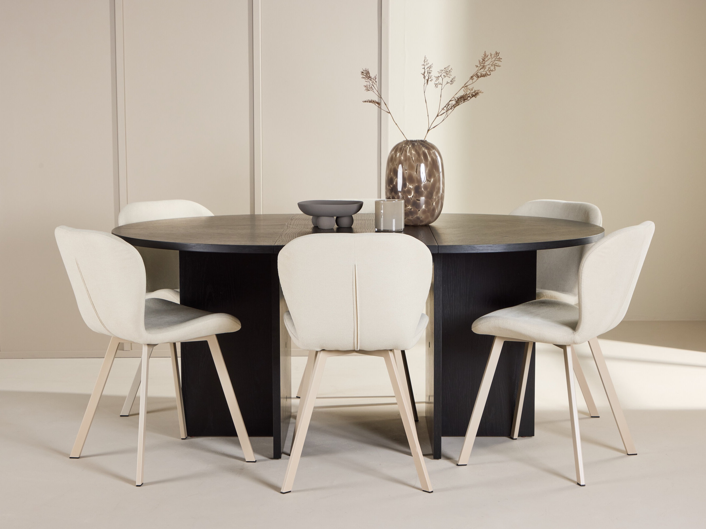 Valgomojo komplektas Dallas 5010 (Juoda)