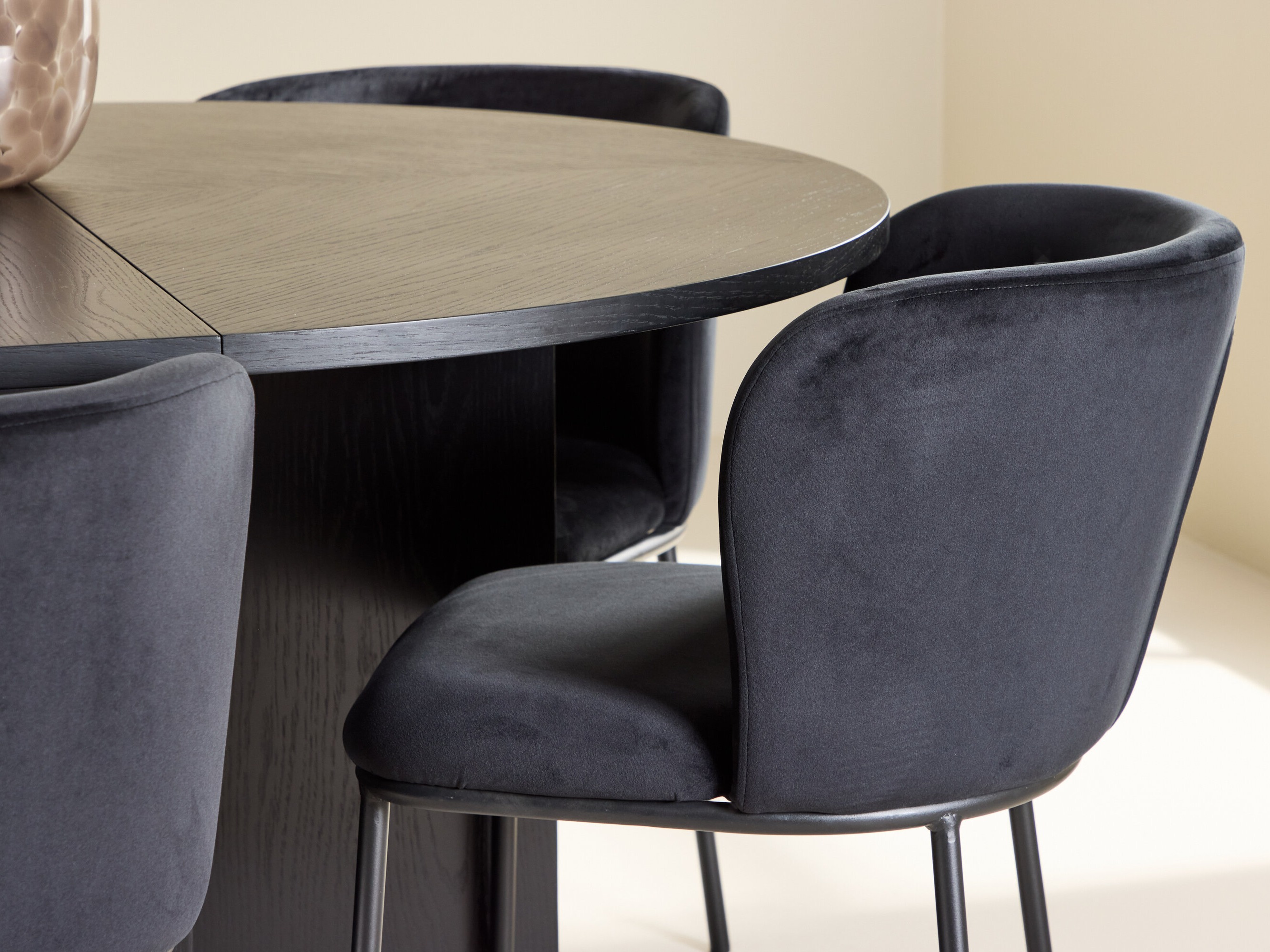 Valgomojo komplektas Dallas 5013 (Juoda)