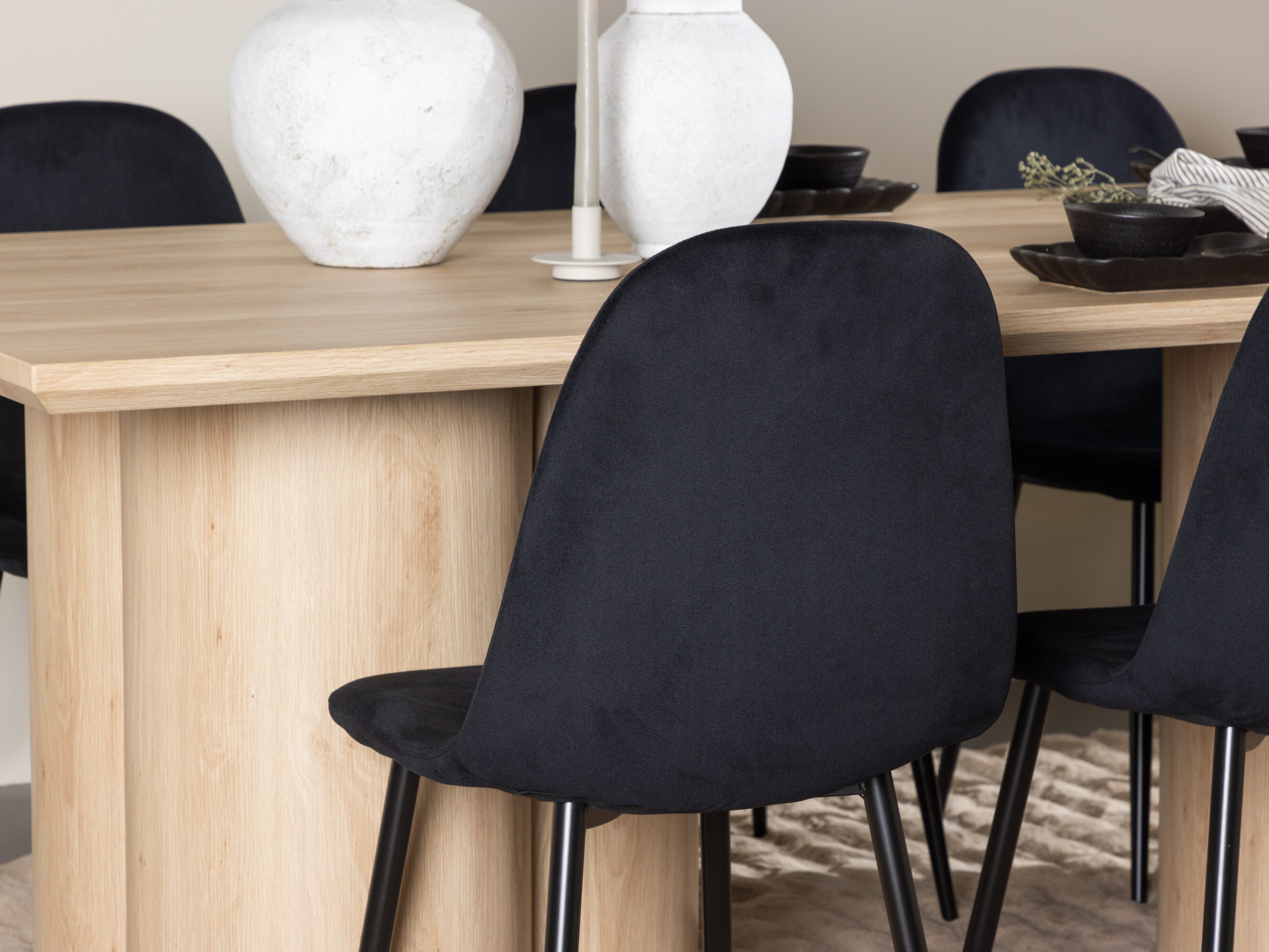 Valgomojo komplektas Dallas 5018 (Juoda)