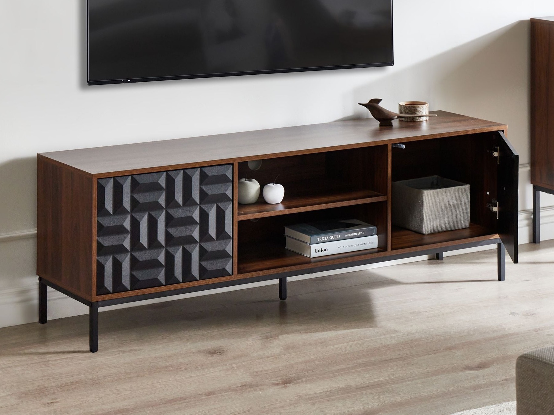 TV staliukas Berwyn 2904