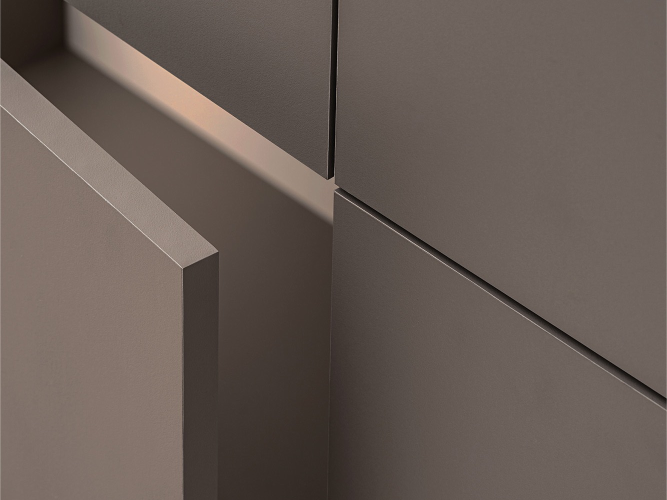 Komoda Fivetri 102 (Pilkai ruda)