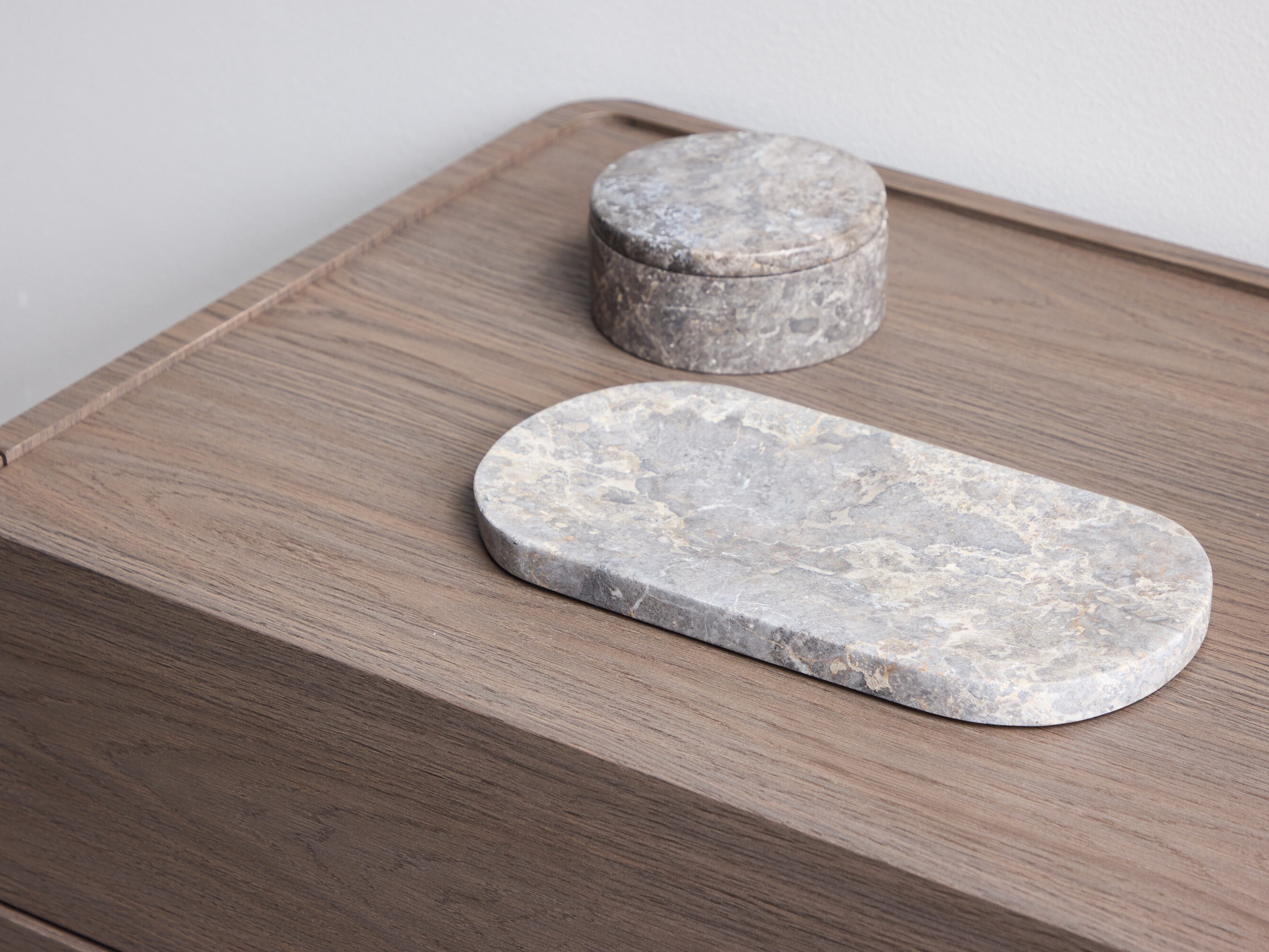 Komoda Dallas 5198 (Tamsus medis)