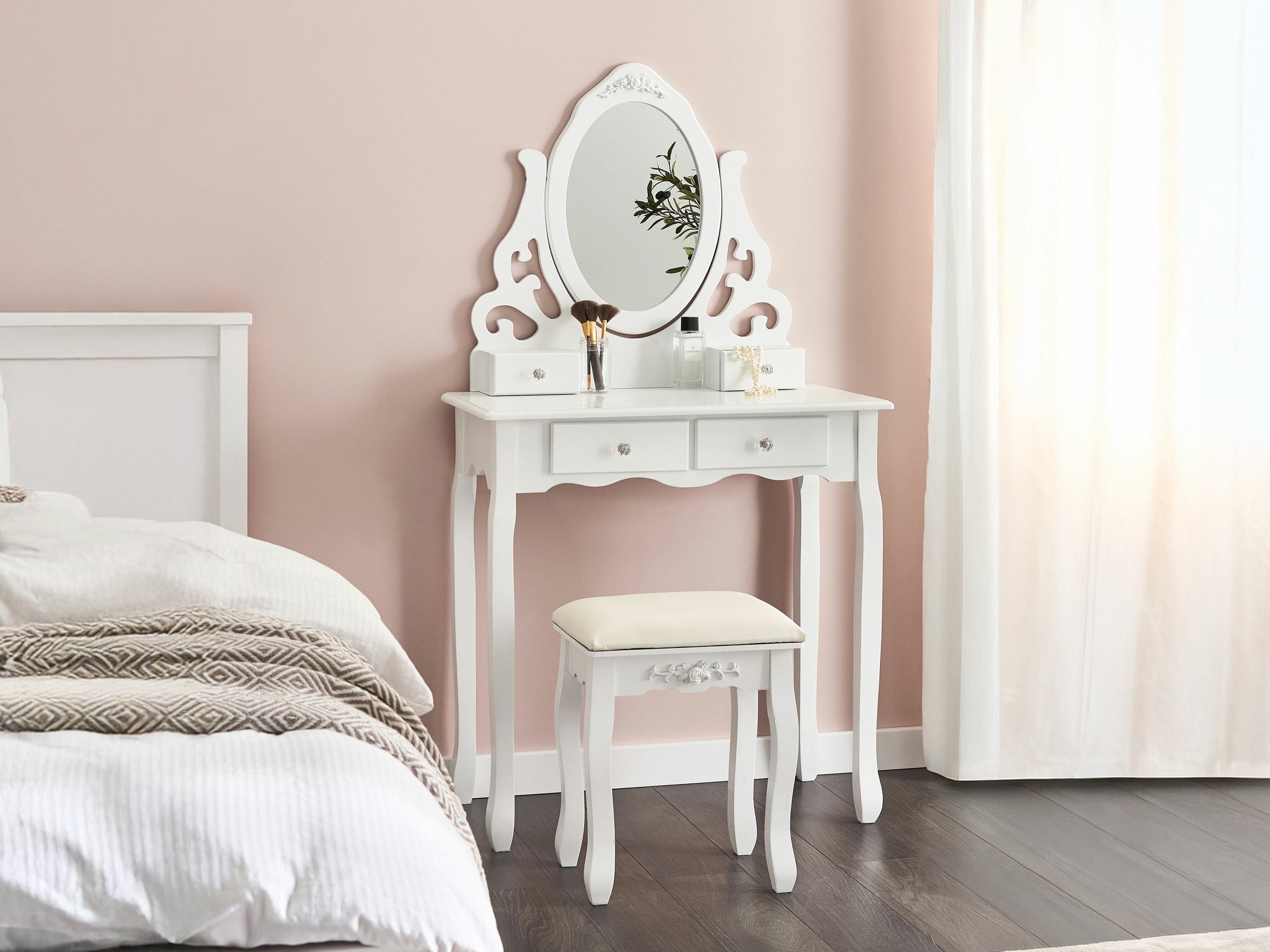 Makiažo staliukas Berwyn 1675