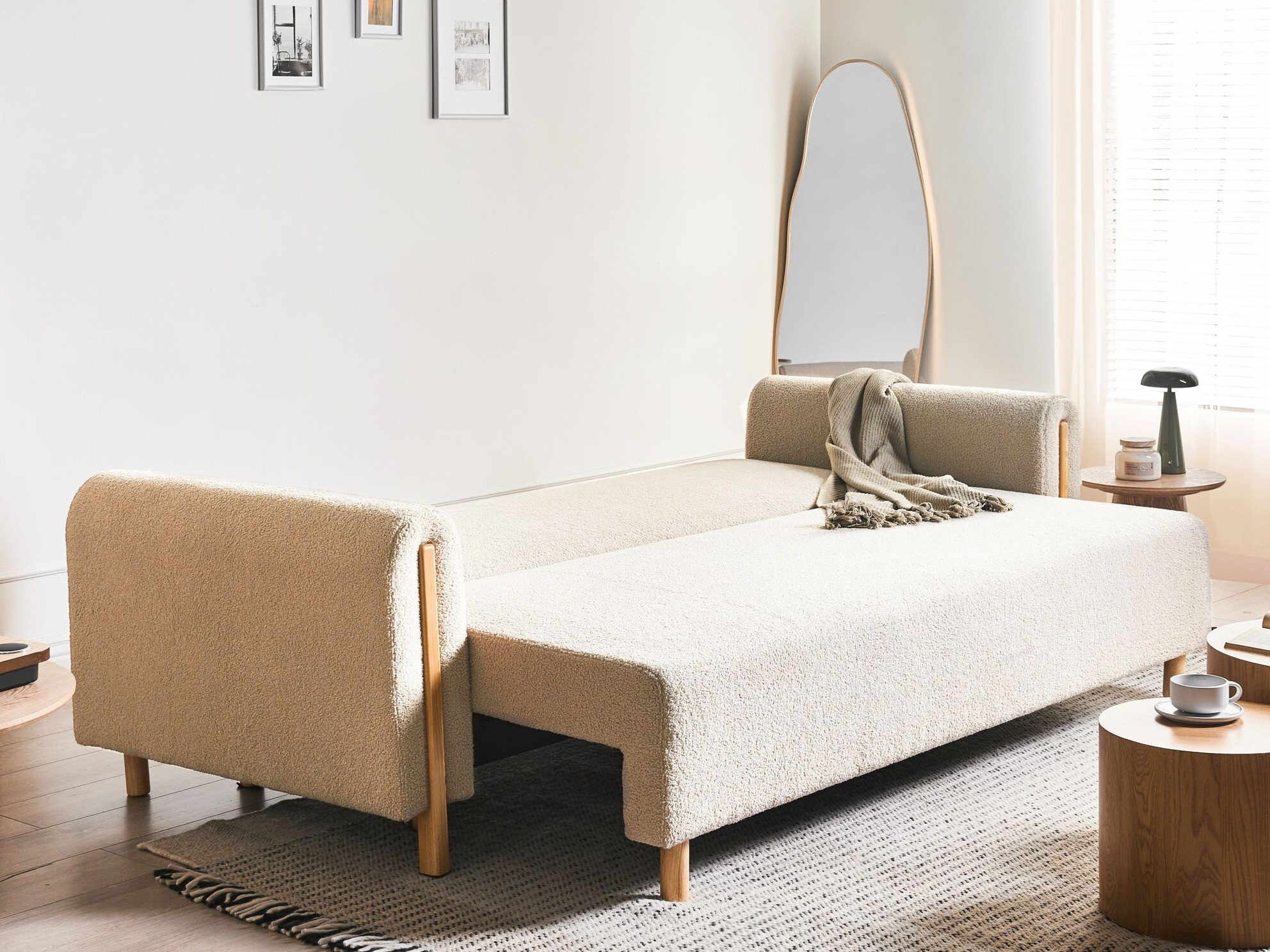Sofa lova Berwyn 2936 (Šviesi smėlinė)