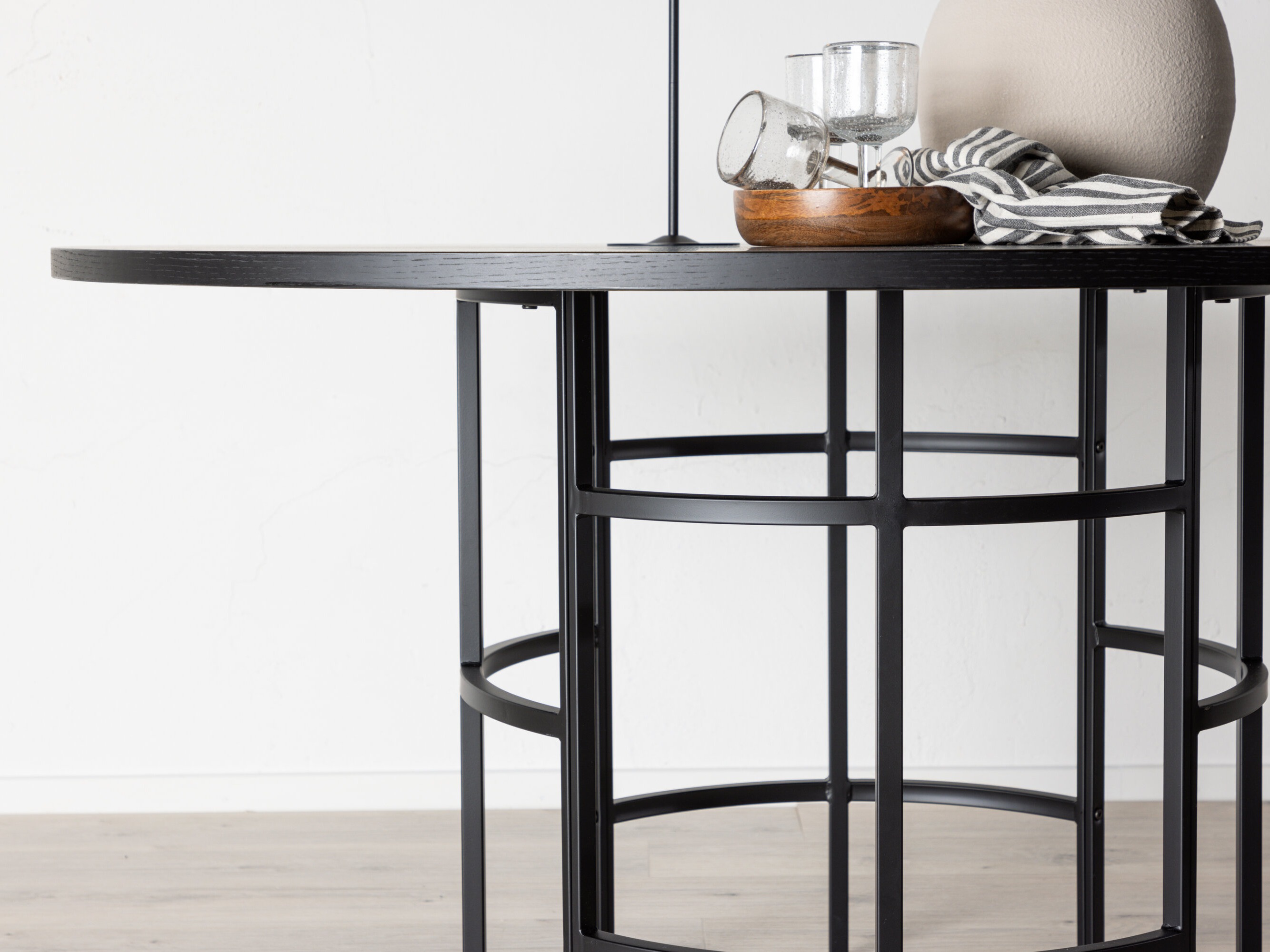 Stalas Dallas 243 (Juoda)