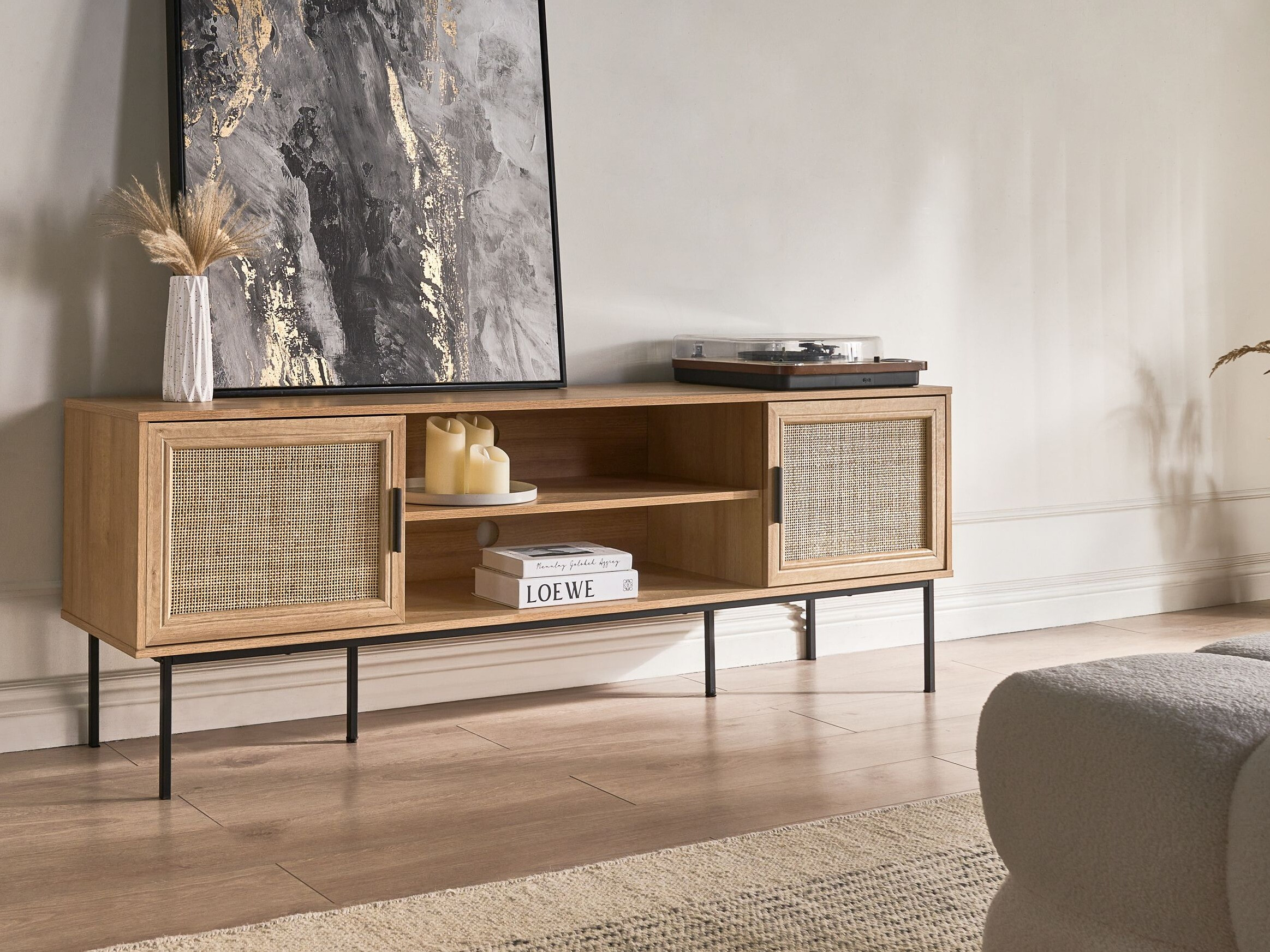 TV staliukas Levfelu 109