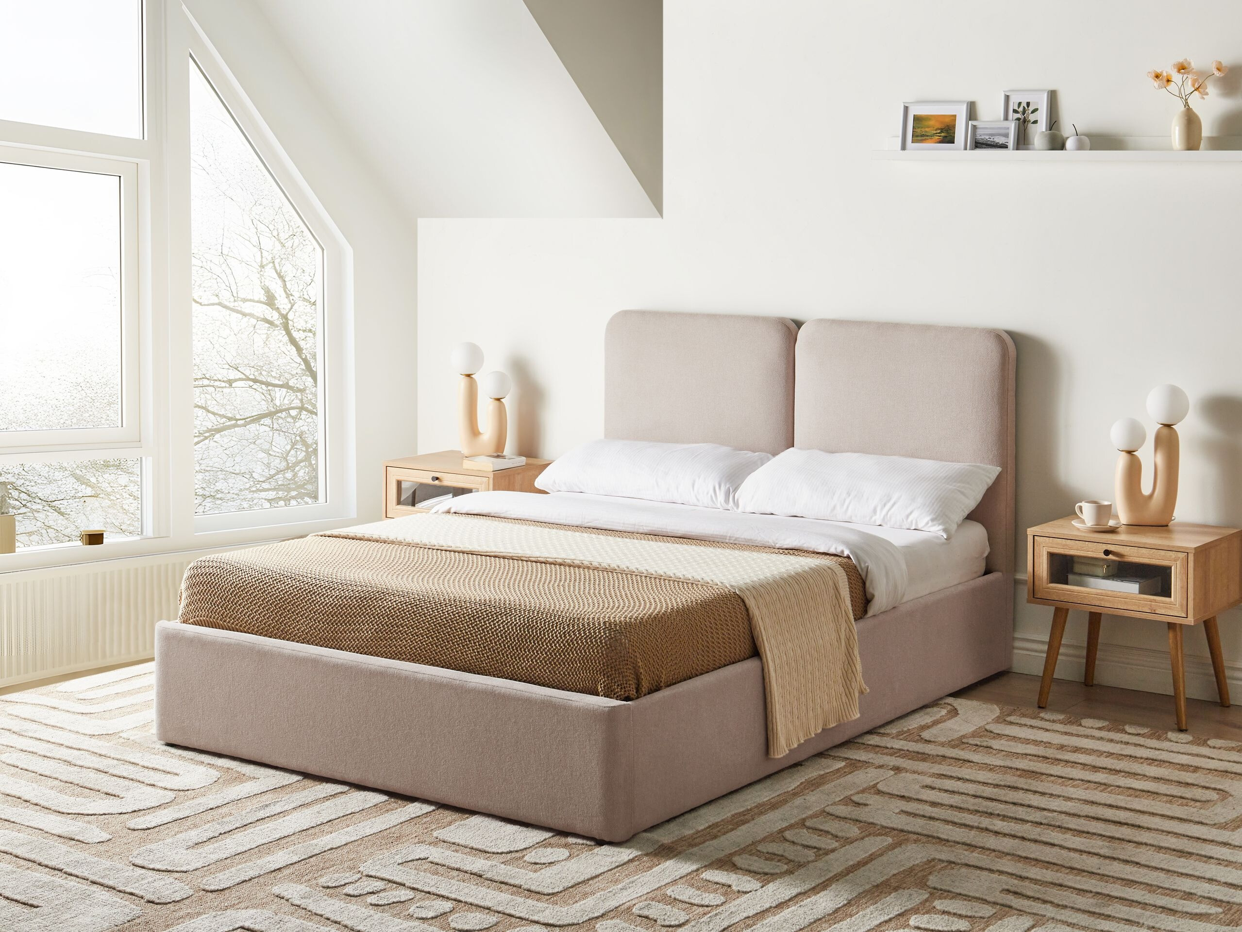 Lova Berwyn 3004 (Smėlinė)